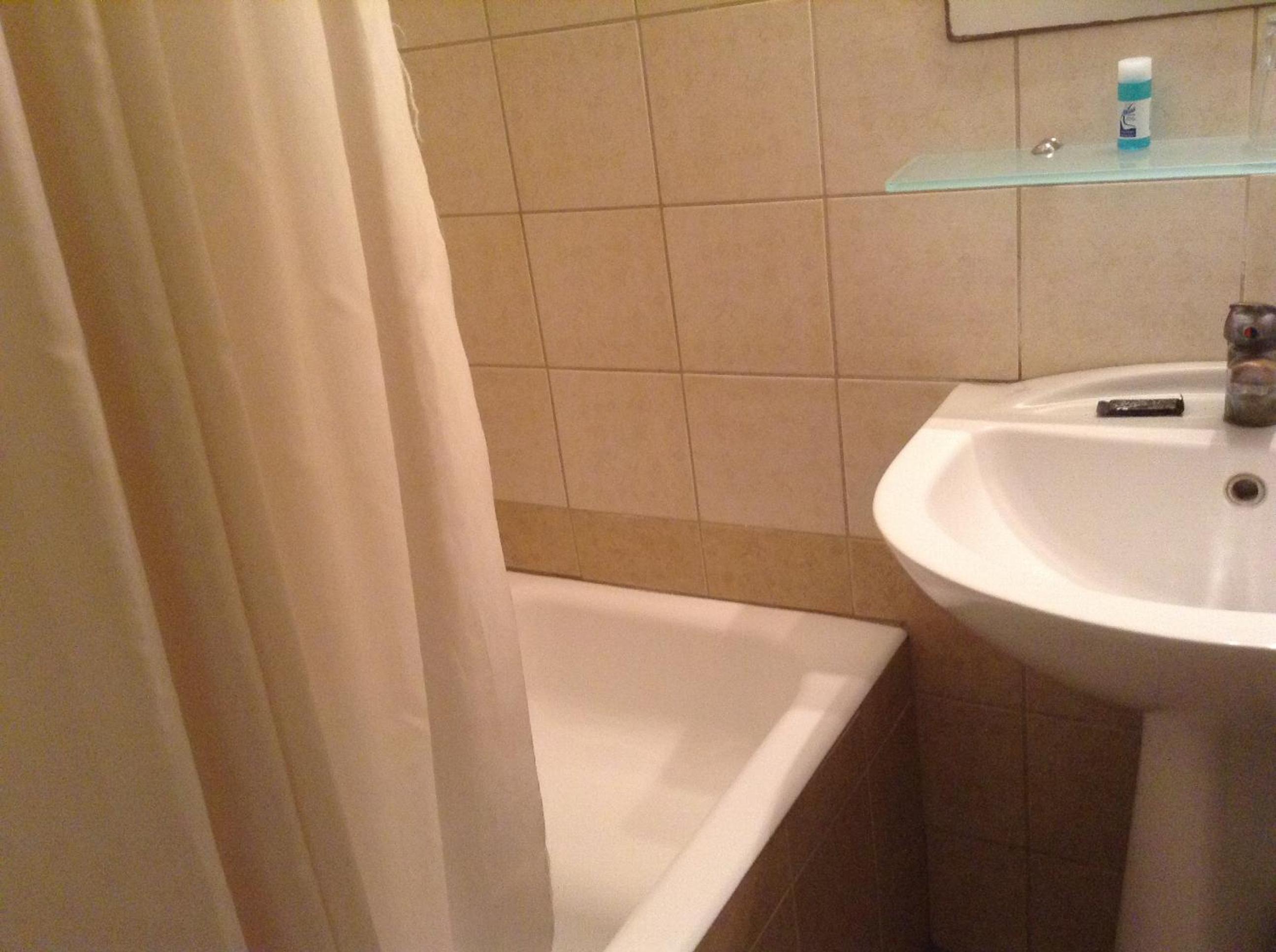 Triple Room - Photo 11