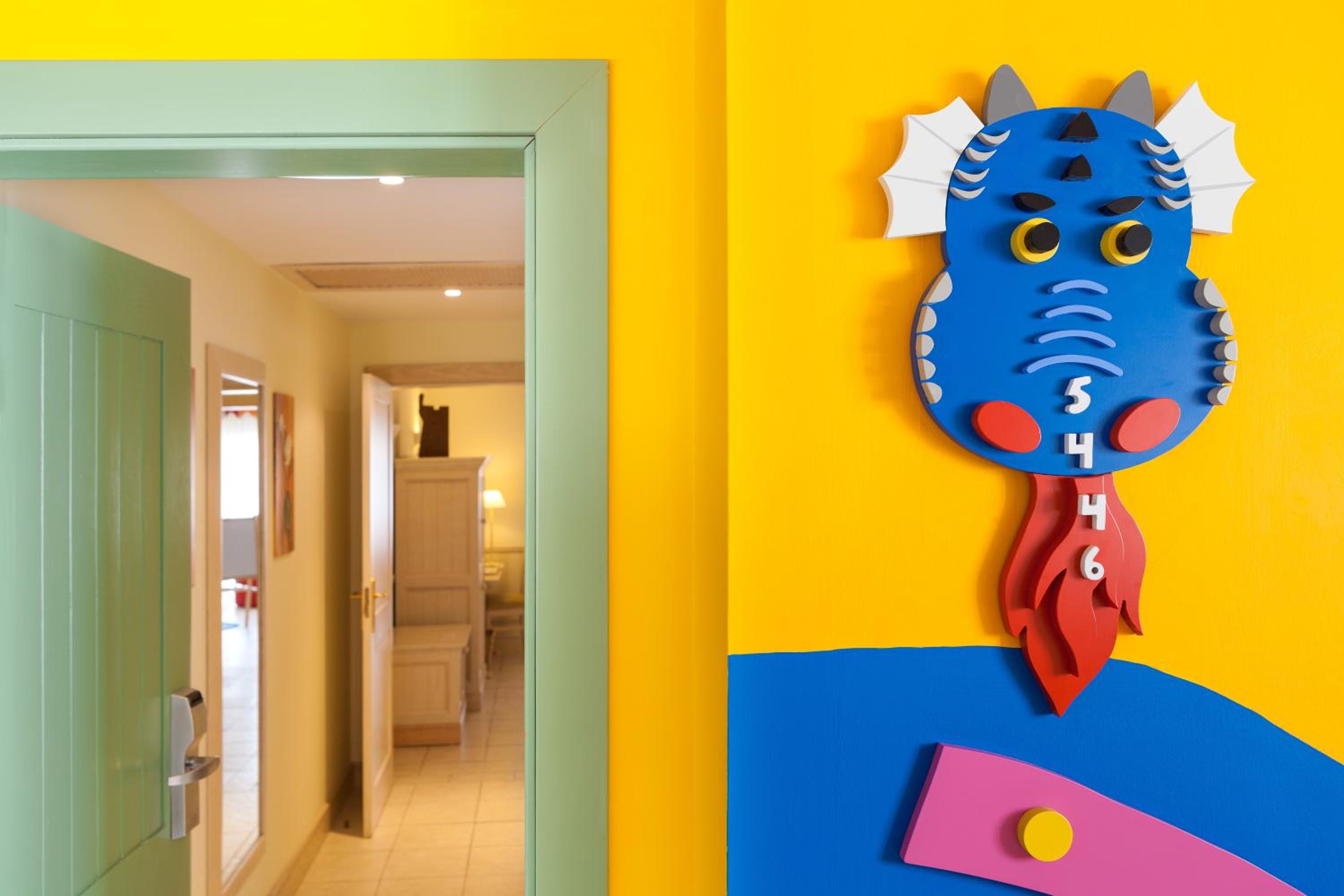 Habitación Infantil de Merlin (2 adultos + 2 niños) Habitación Infantil de Merlin (2 adultos + 2 niños)