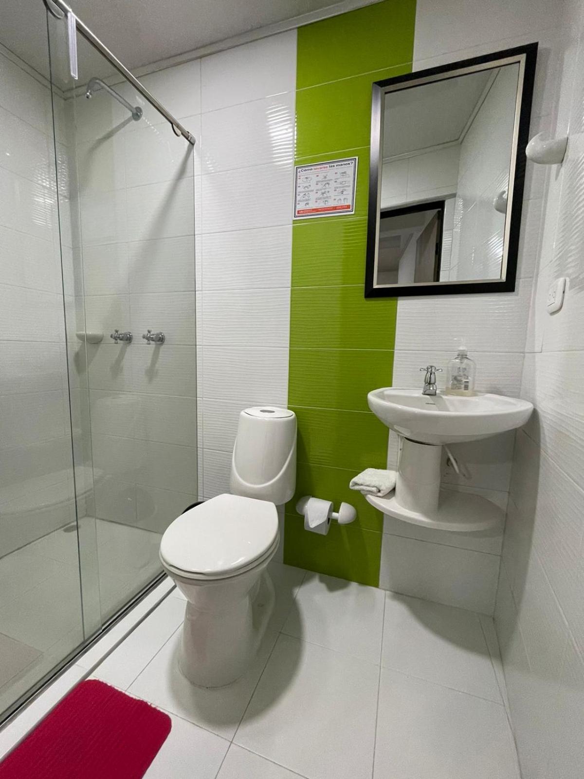 Quadruple Room with Private Bathroom photo 2