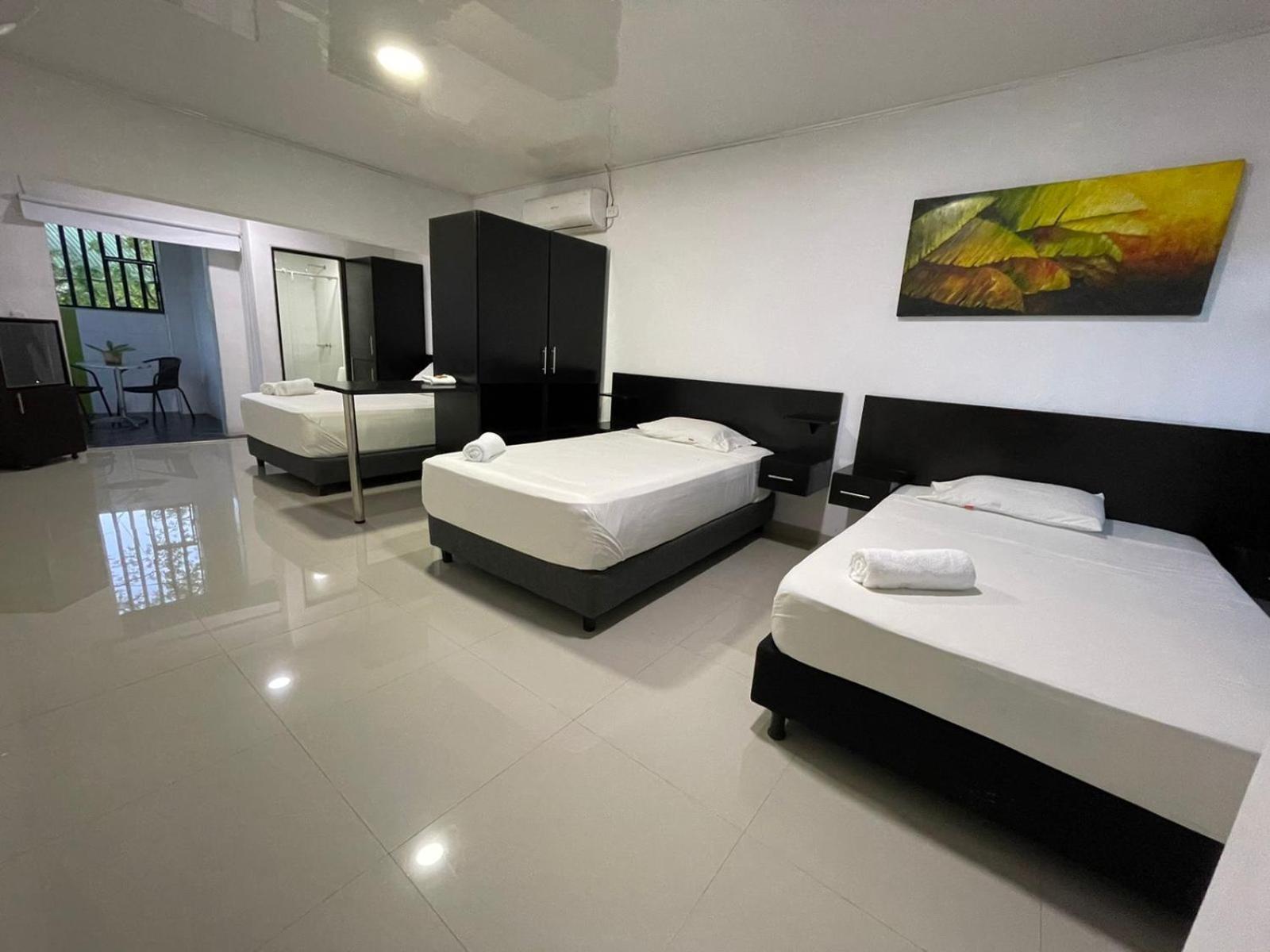 Quadruple Room with Private Bathroom photo 2