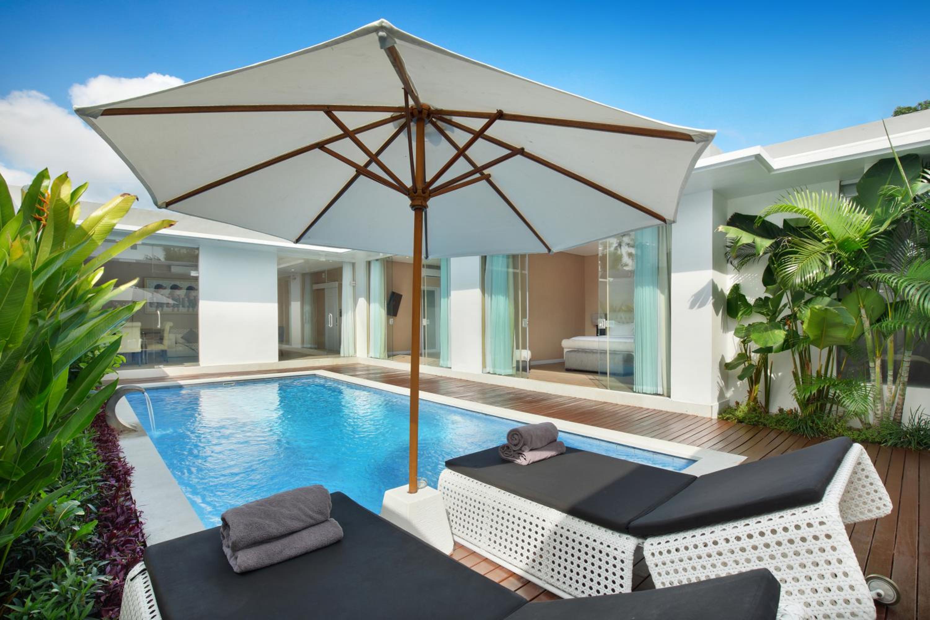 Two-Bedroom Villa - Photo 2
