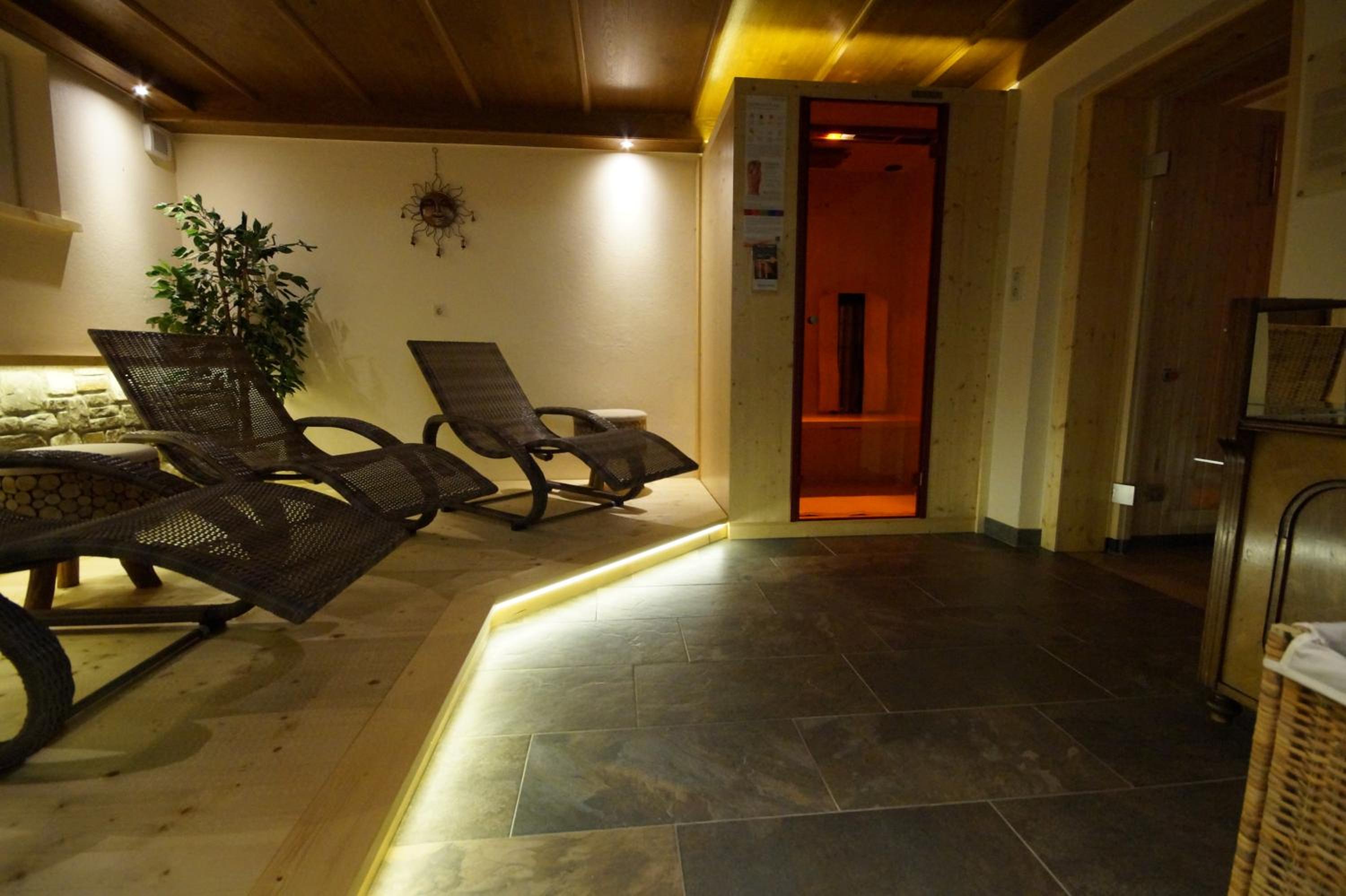 Comfort Two-Bedroom Apartment with Balcony photo 2