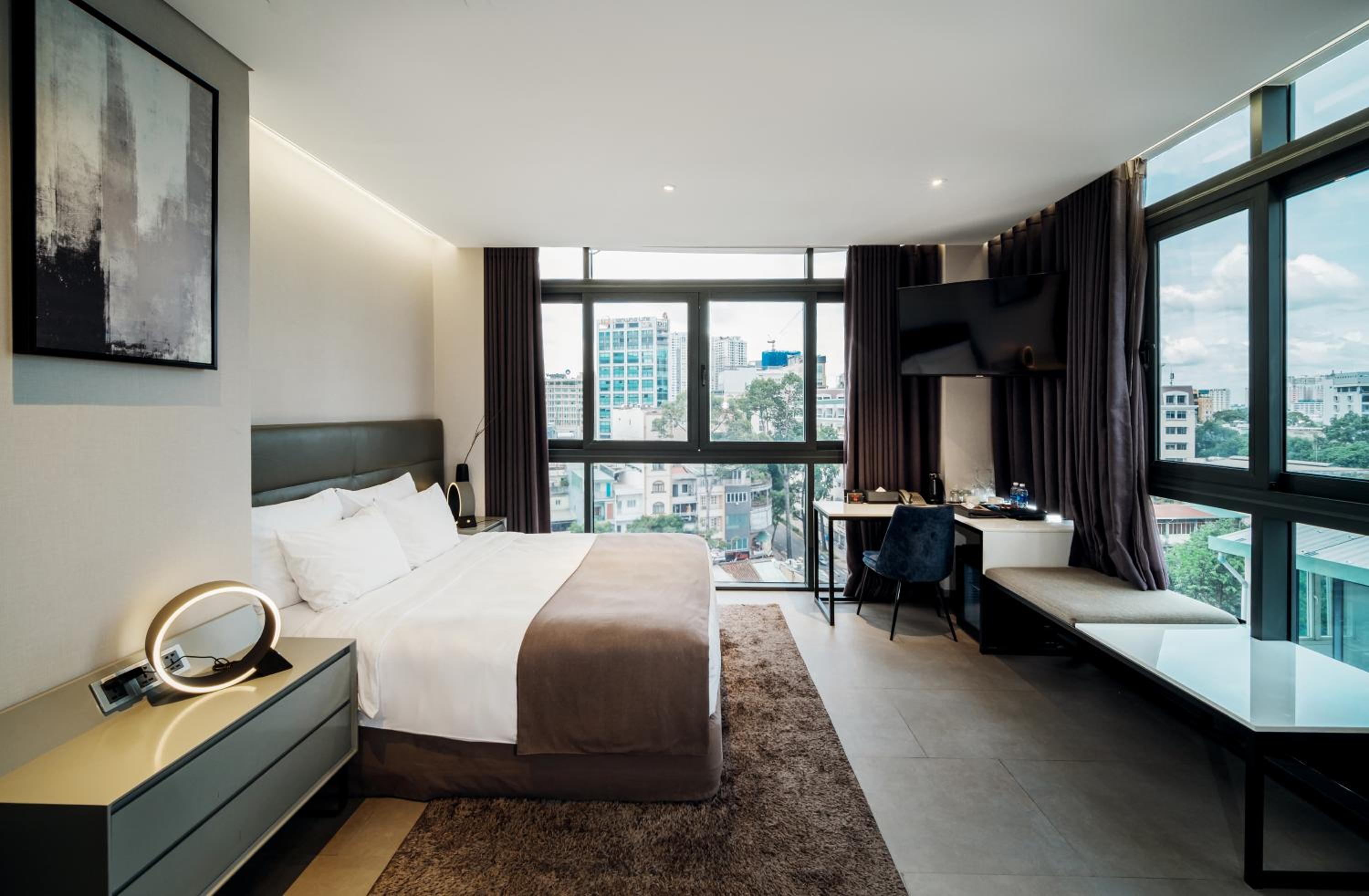Contemporary Suite photo 2