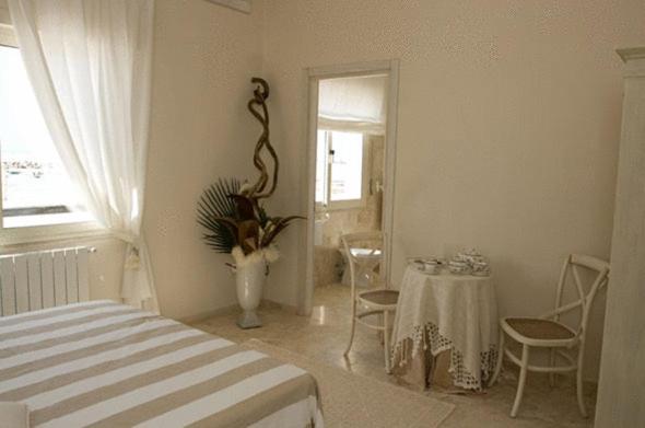 Standard Double Room with Sea View - Photo 1