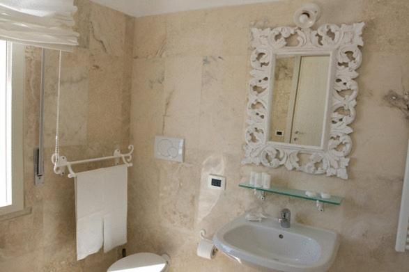Standard Double Room with Sea View - Photo 3