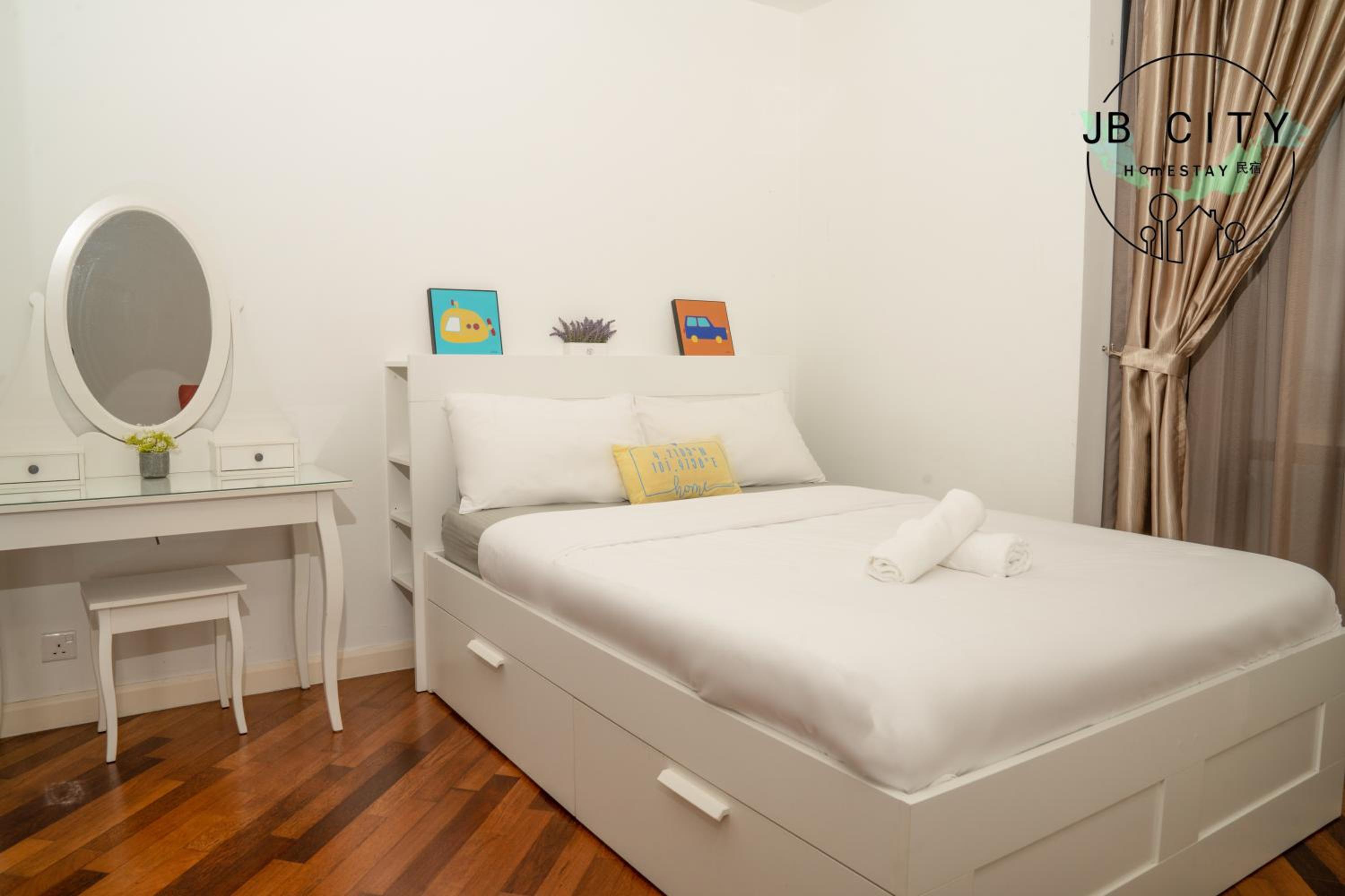 One-Bedroom Apartment - Photo 9