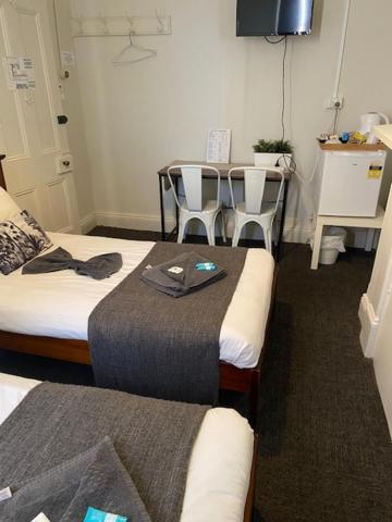 Budget Twin Room photo 2