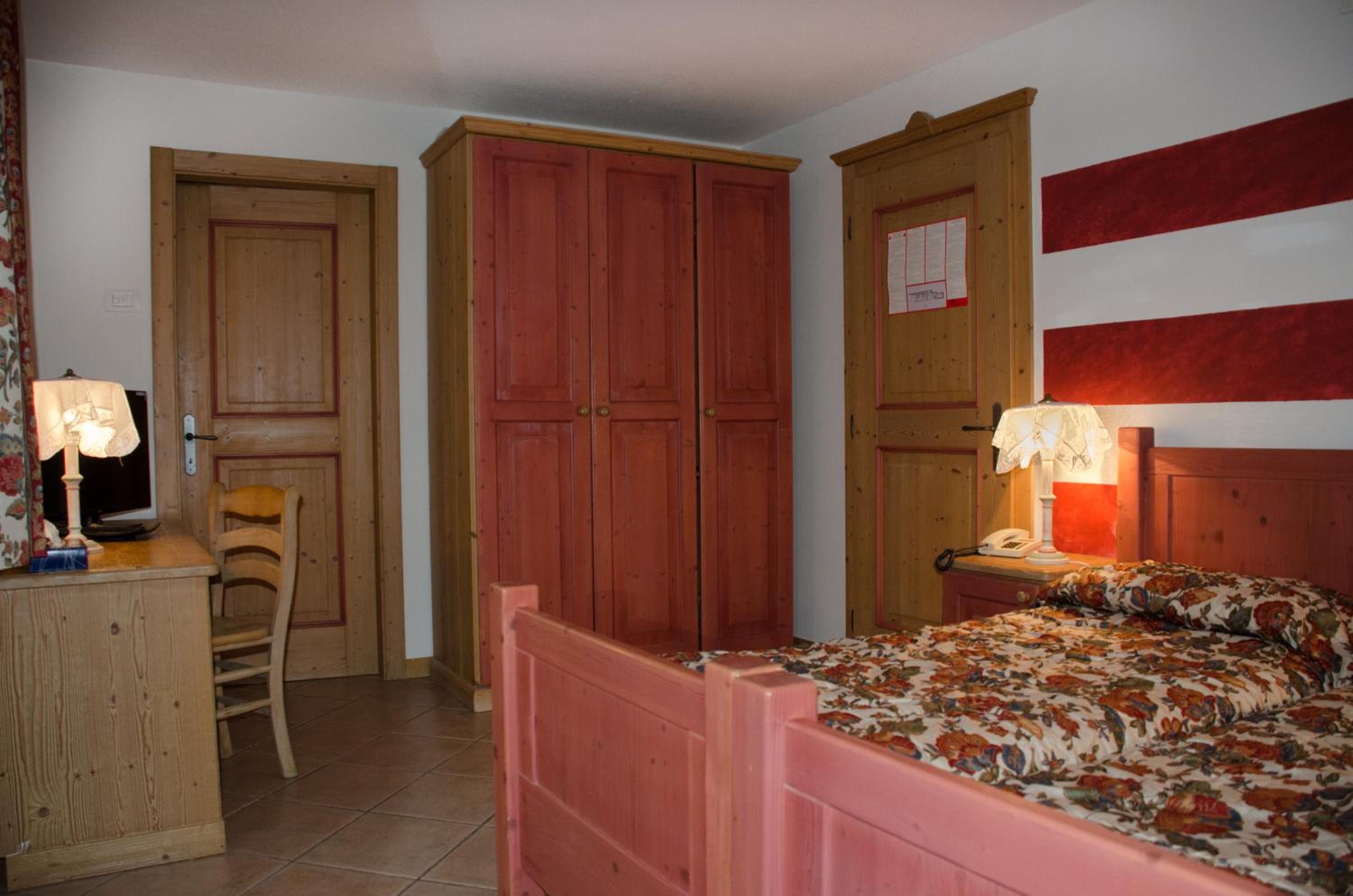 Double or Twin Room photo 3