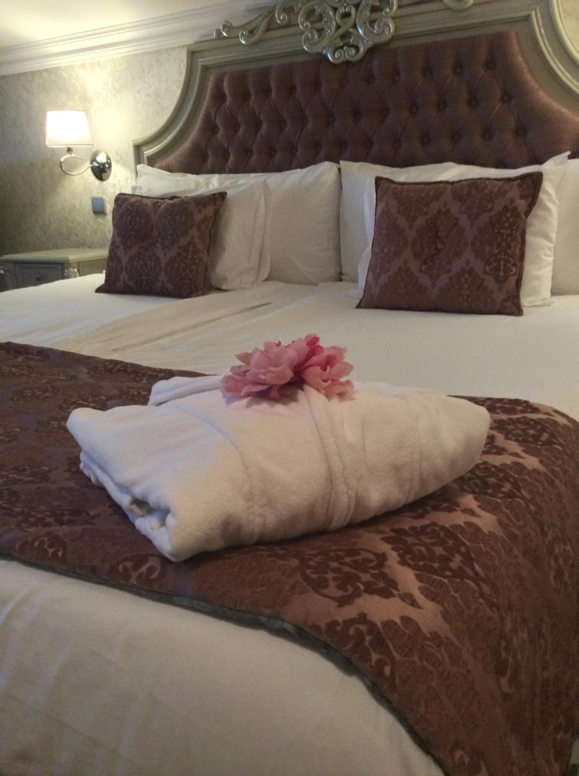 Deluxe Two-Bedroom Apartment - Victoria - Photo 4