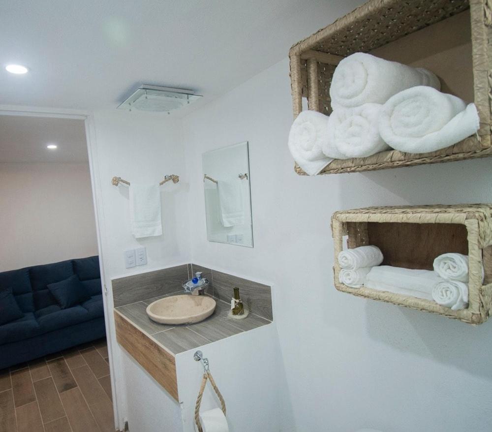 Deluxe Queen Room with Two Queen Beds - Photo 7