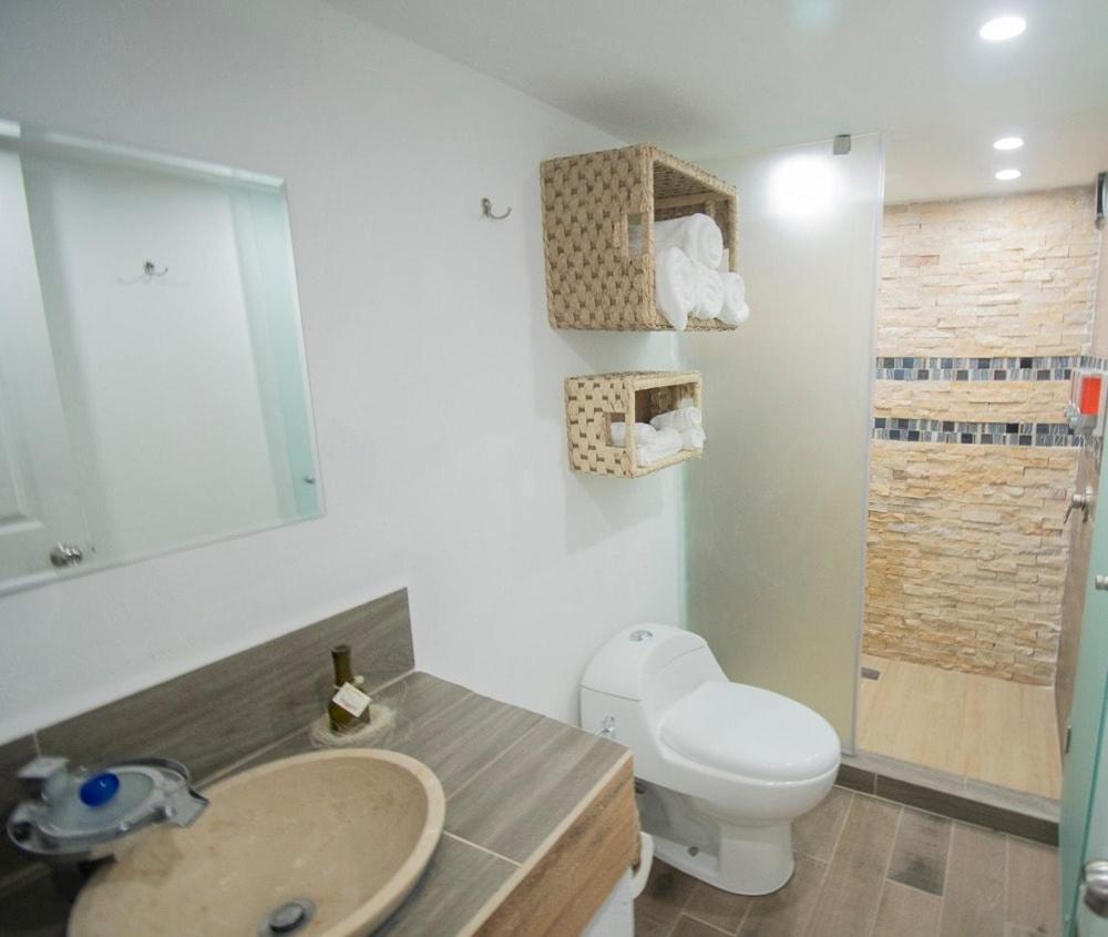 Deluxe Queen Room with Two Queen Beds - Photo 4