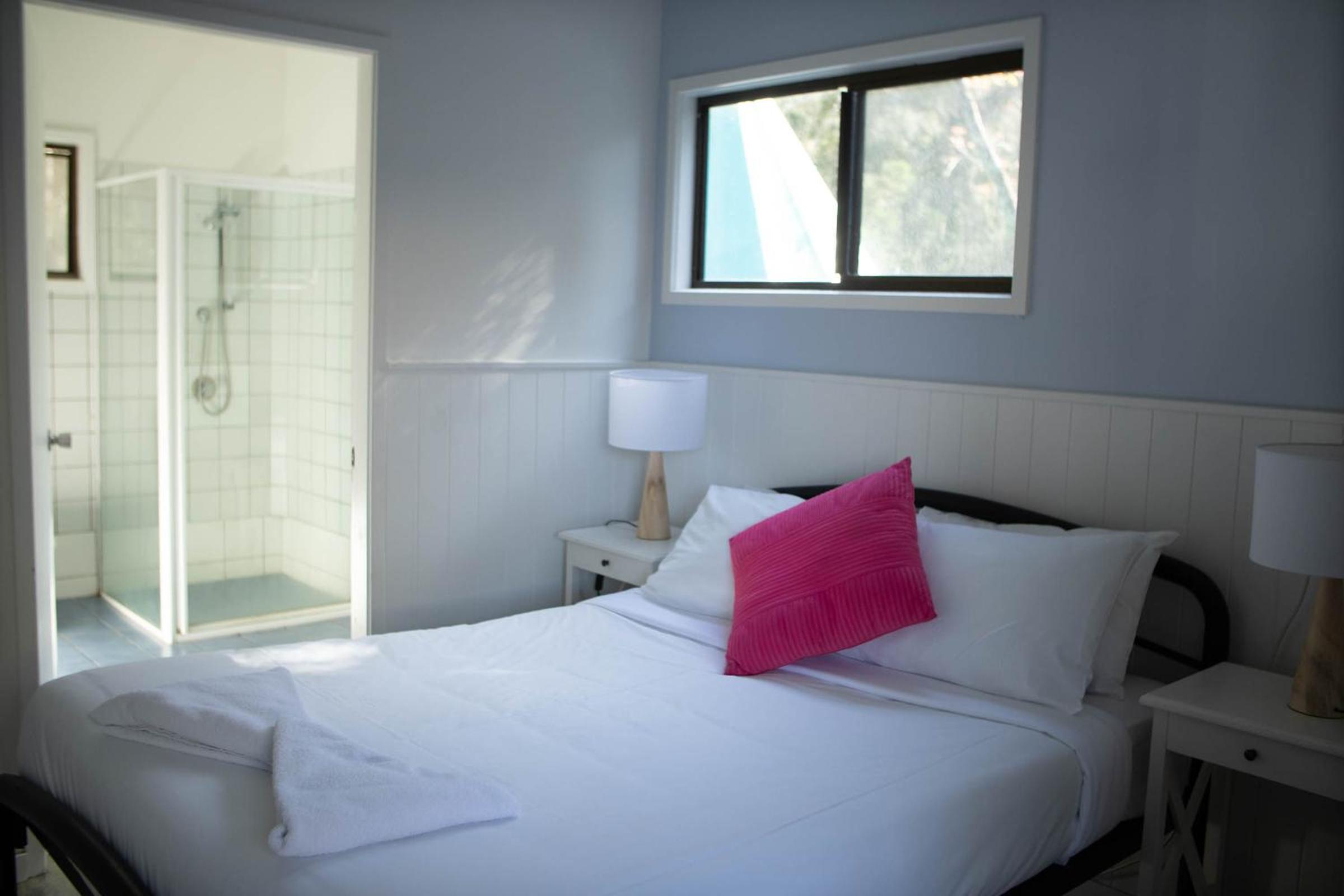 Double Ensuite Room - Photo 9