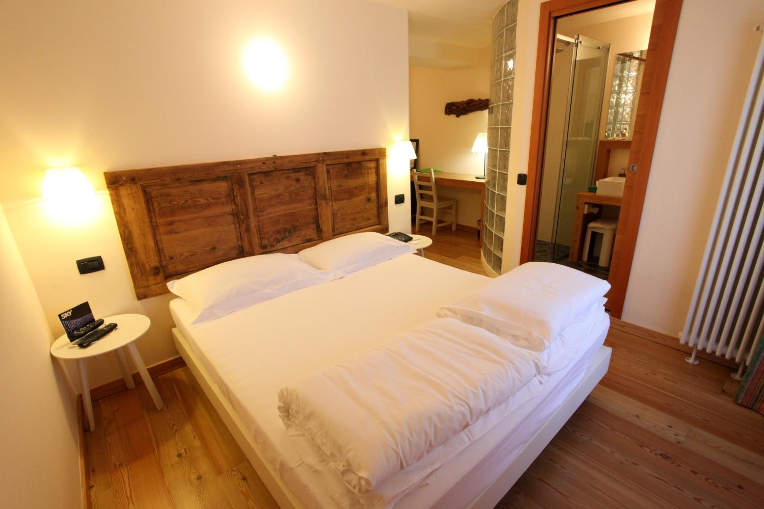 Large Single Room - Photo 3
