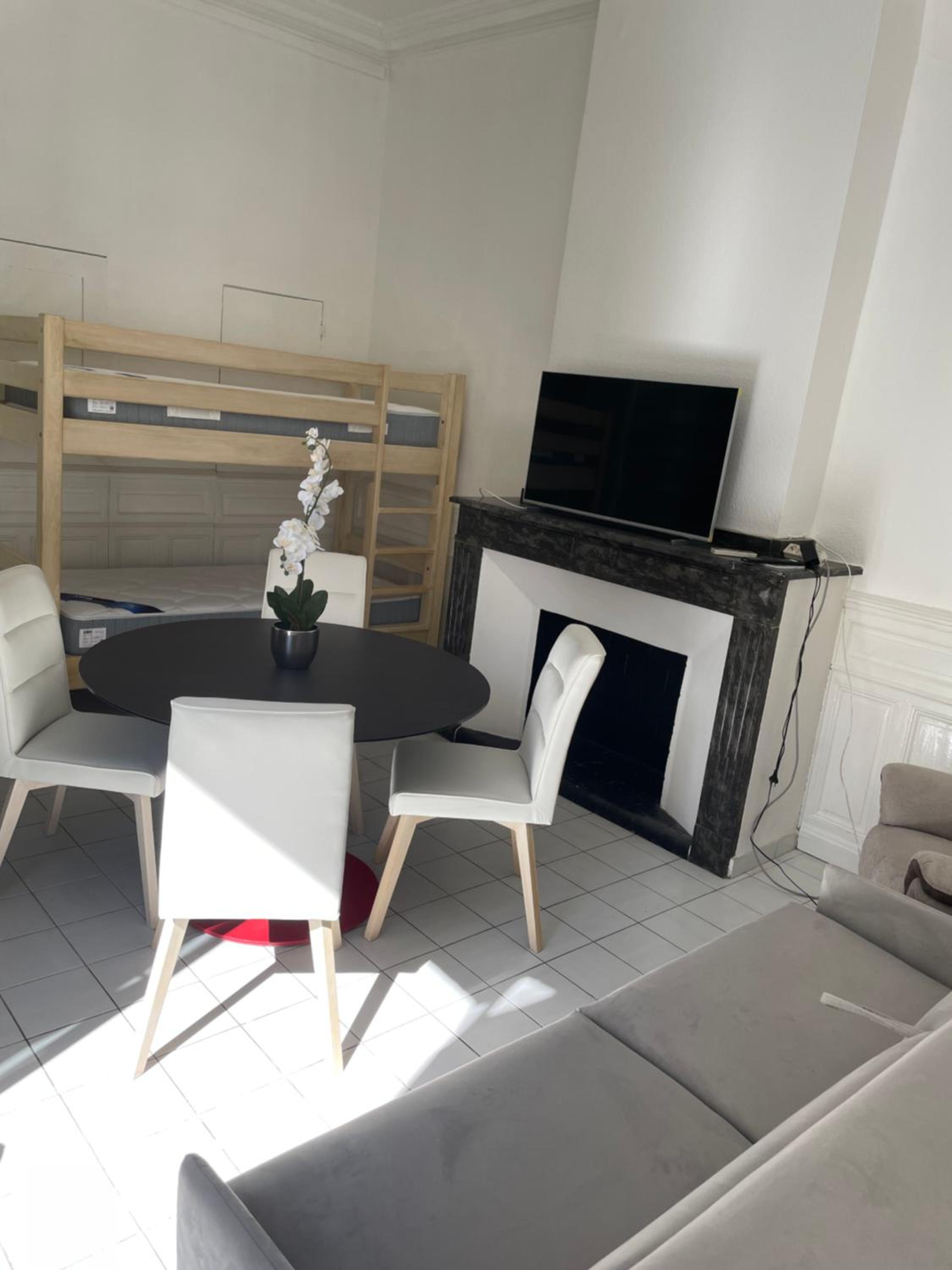 Apartment - Photo 3