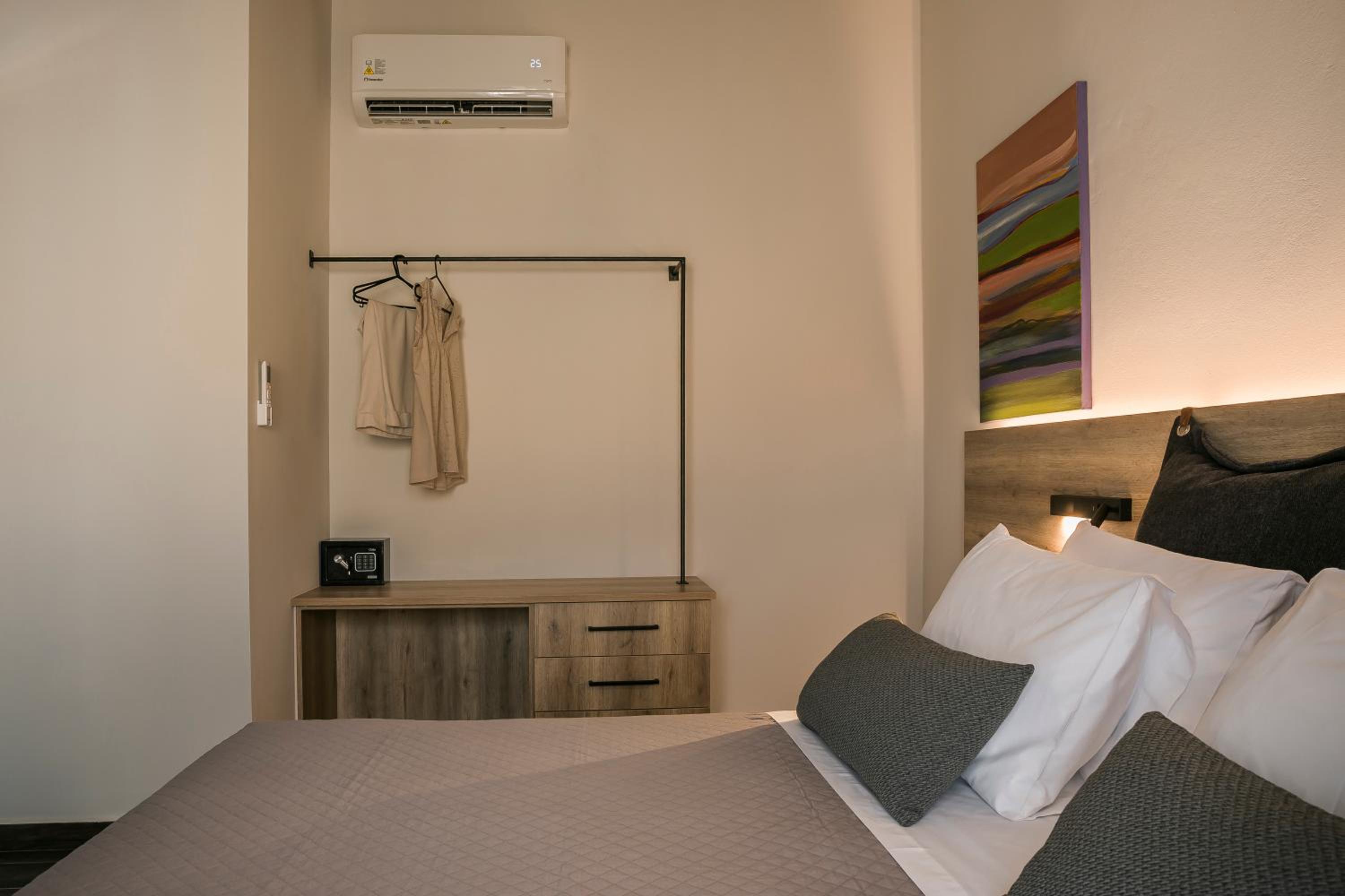Superior Suite with Sea View - Photo 5