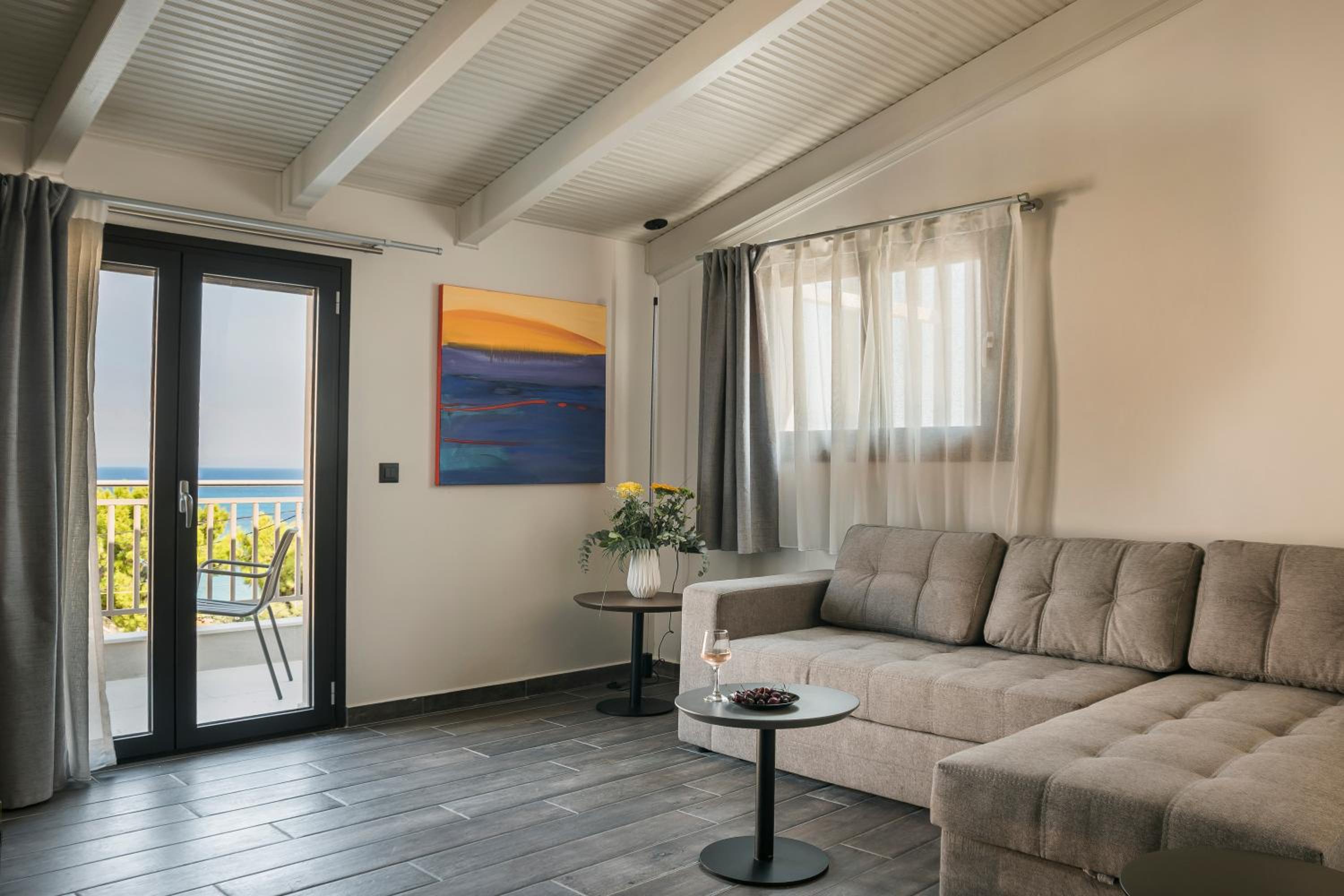Superior Suite with Sea View - Photo 6