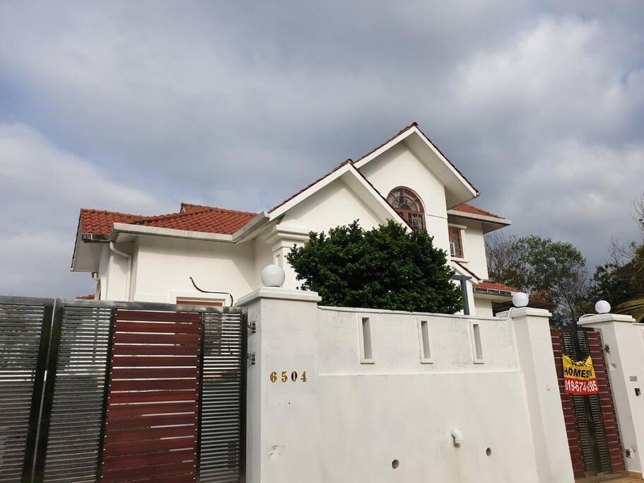 Villa photo 1