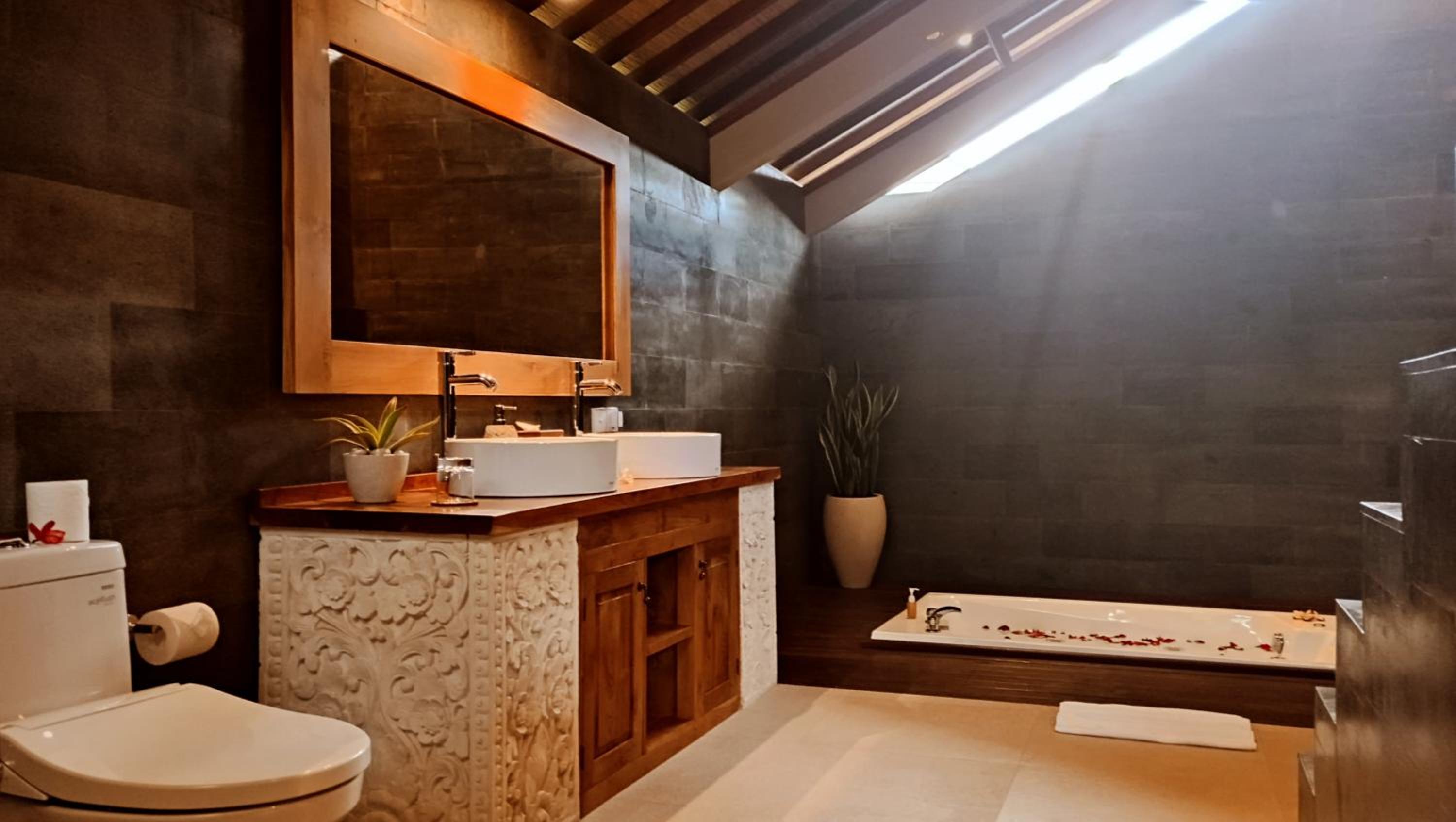 Suite Villa with Private Jacuzzi - Photo 5