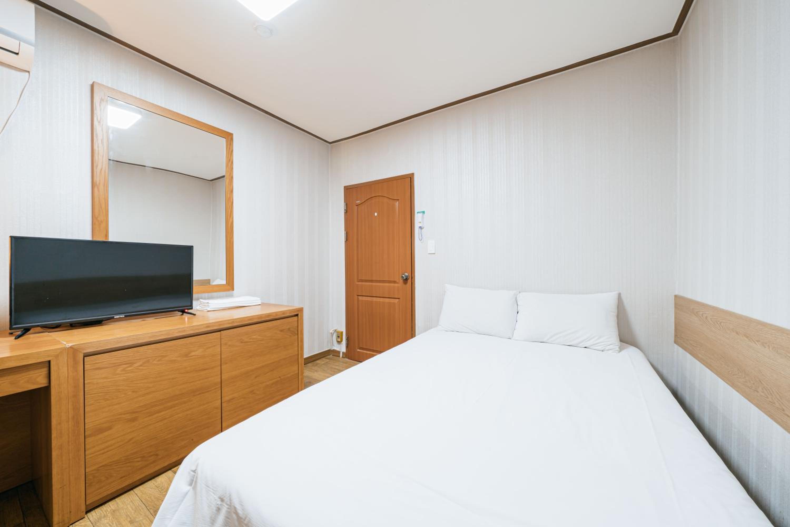 Standard Double Room - Photo 1