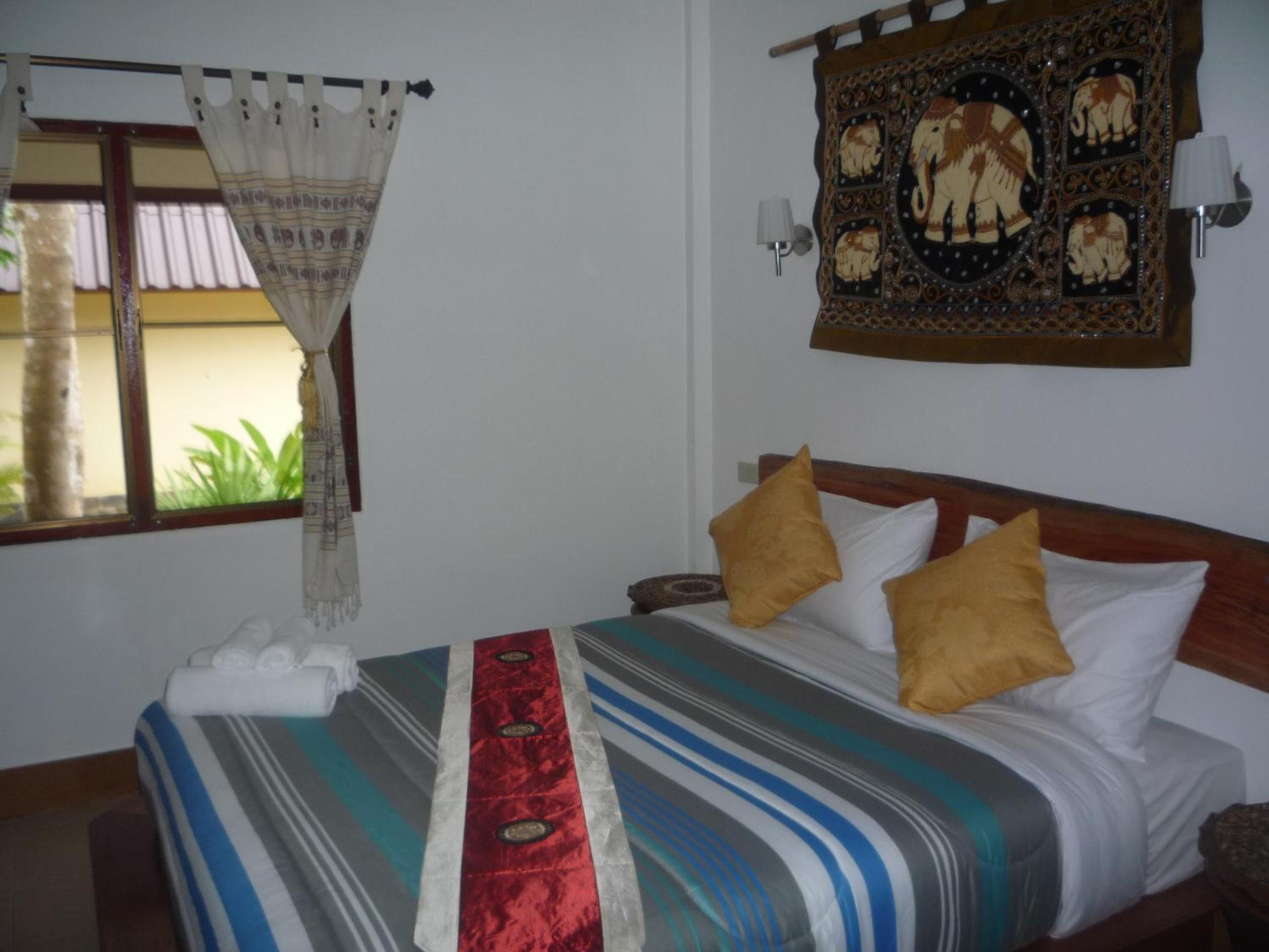 Double Room with Balcony (3 Adults) photo 3