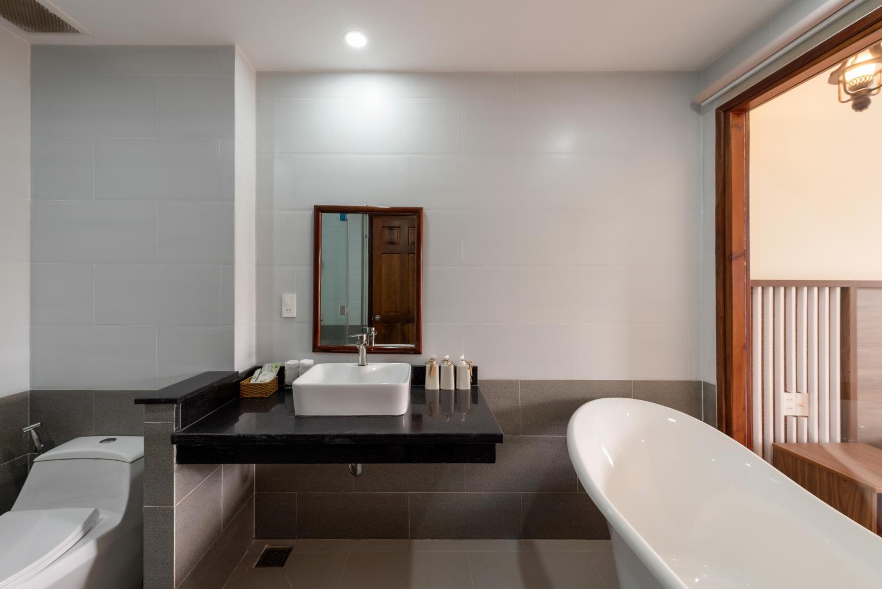 Deluxe Double Or Twin Room - Photo 7