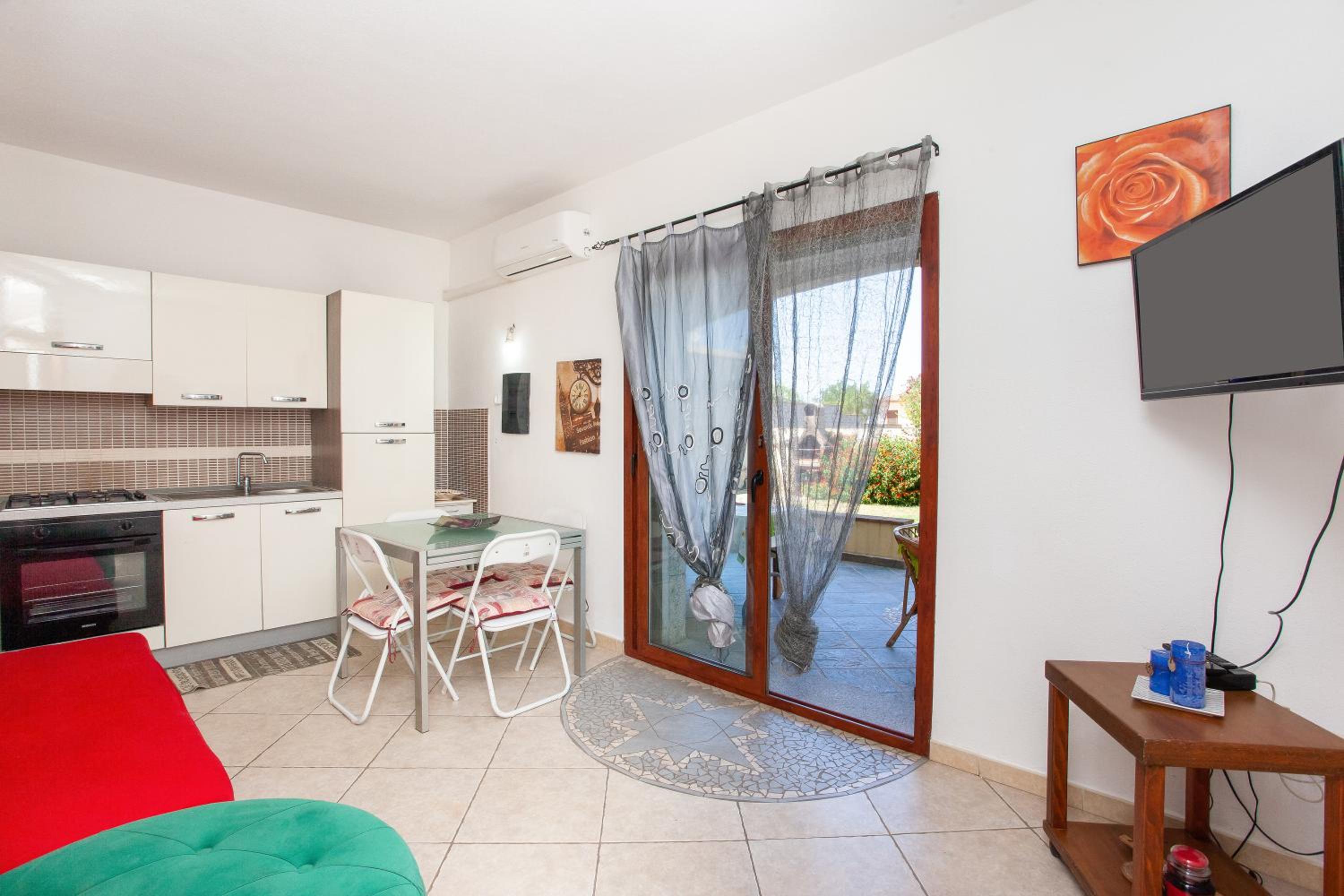 Three-Bedroom House photo 3