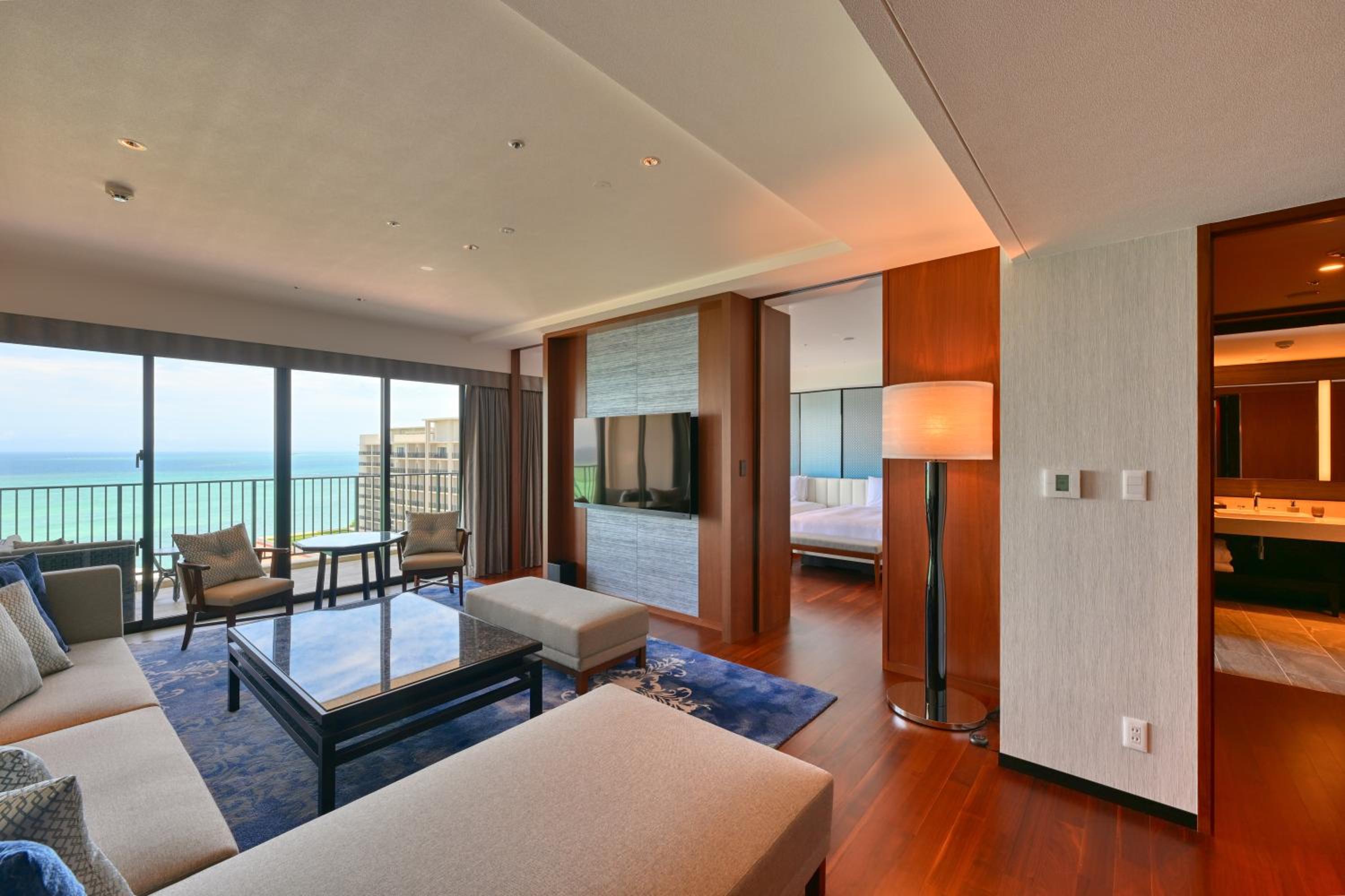 Royal Corner Suite Twin - Photo 1