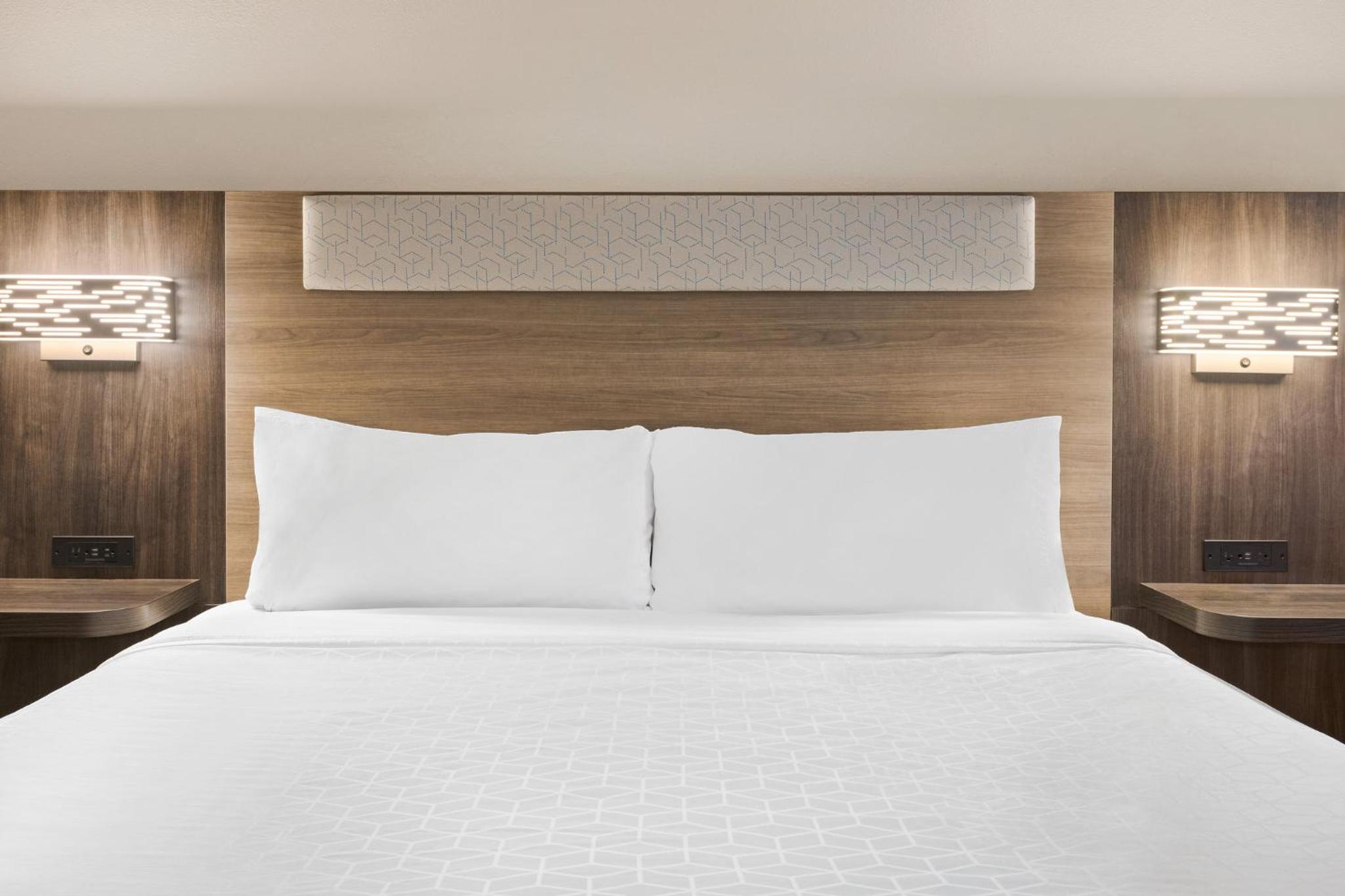 King Suite with Sofa Bed - Photo 4
