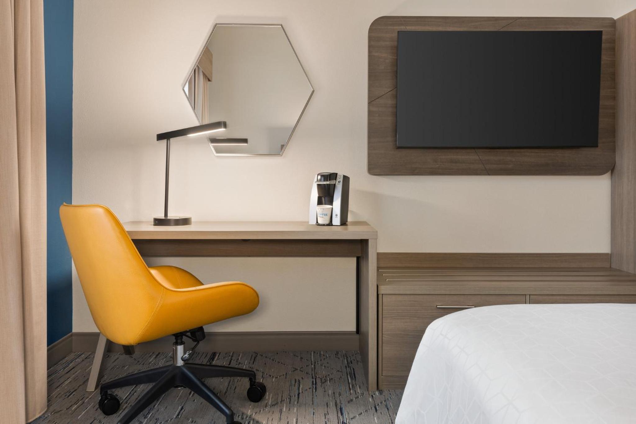 King Suite with Sofa Bed - Photo 3