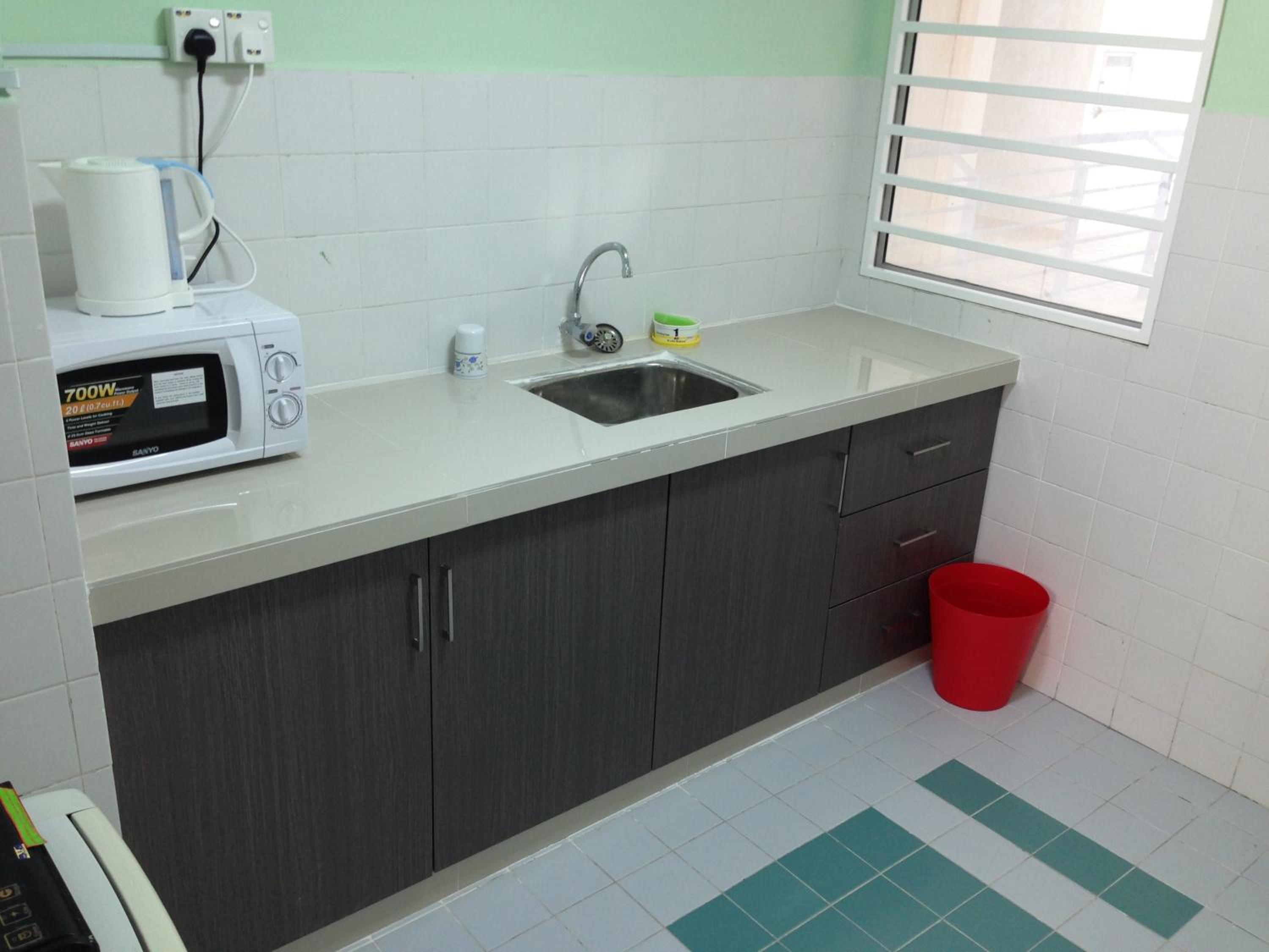 Three-Bedroom Apartment With Sea View - Photo 5
