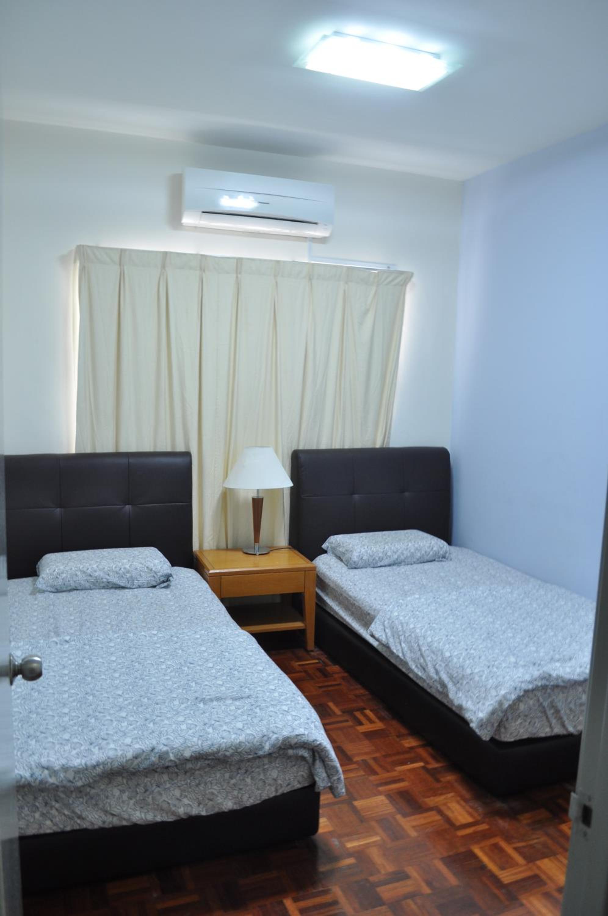 Three-Bedroom Apartment With Sea View - Photo 4
