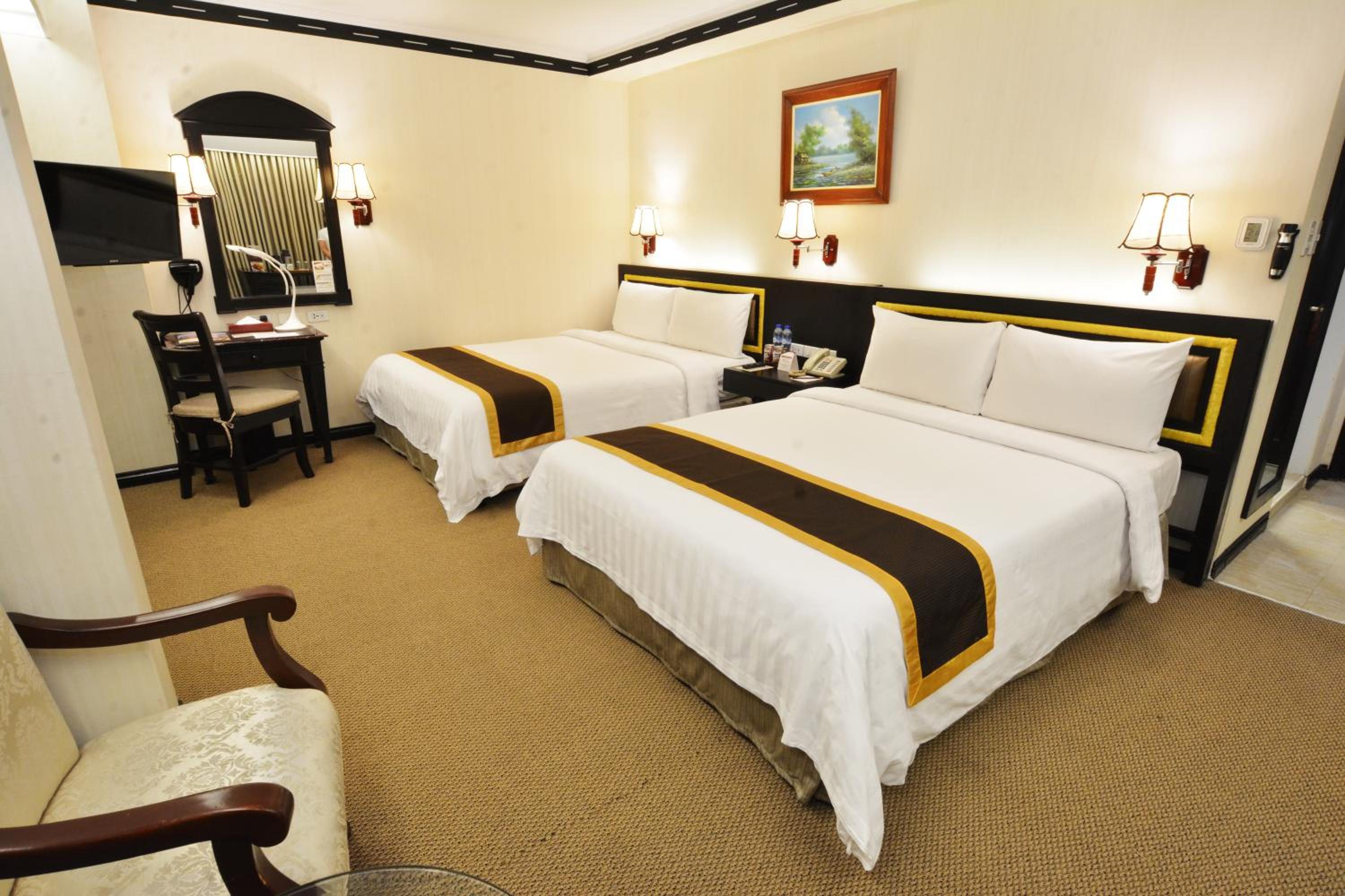 Deluxe Twin or Double Room - Photo 5