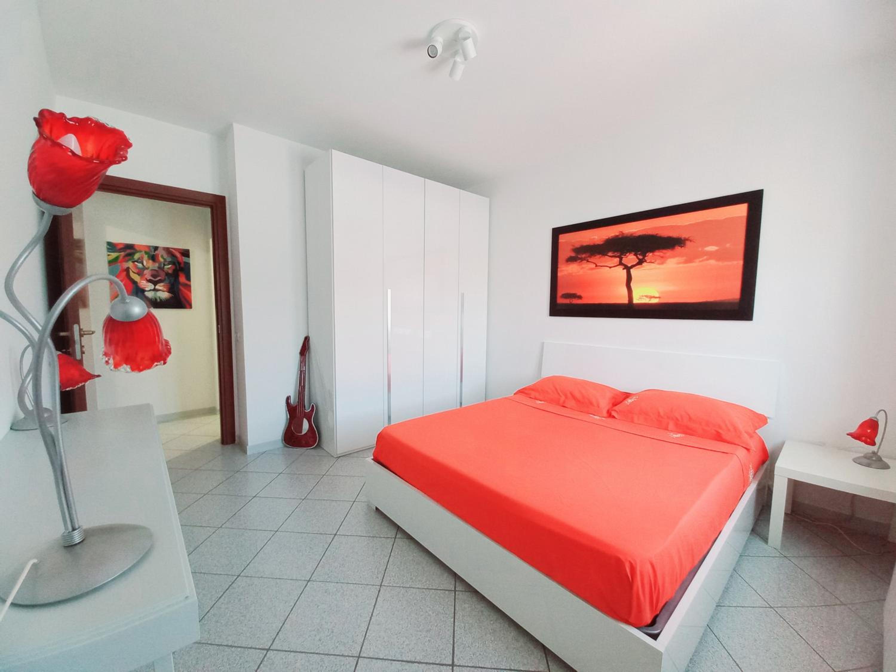Two-Bedroom House - Photo 20