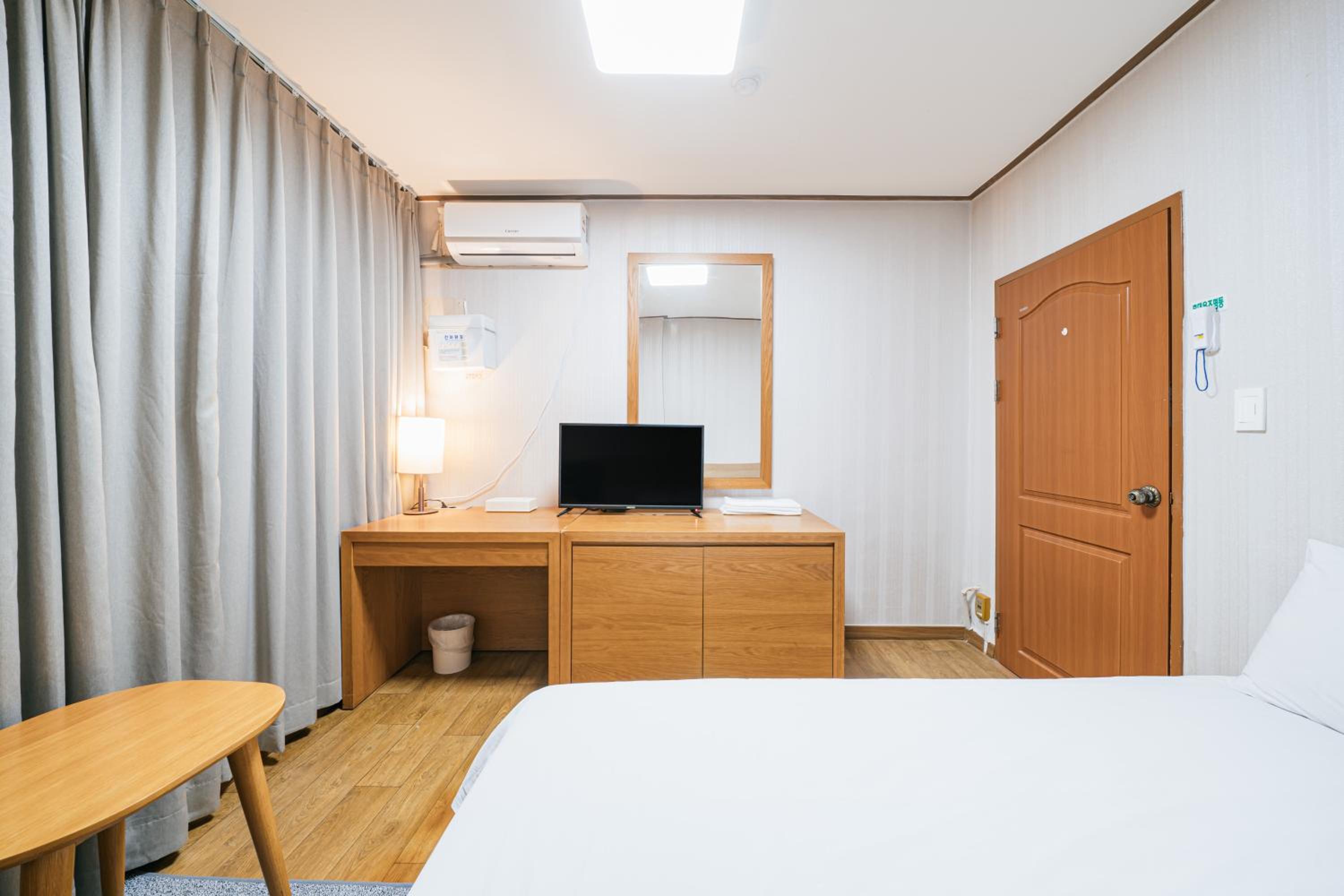 Standard Double Room - Photo 5