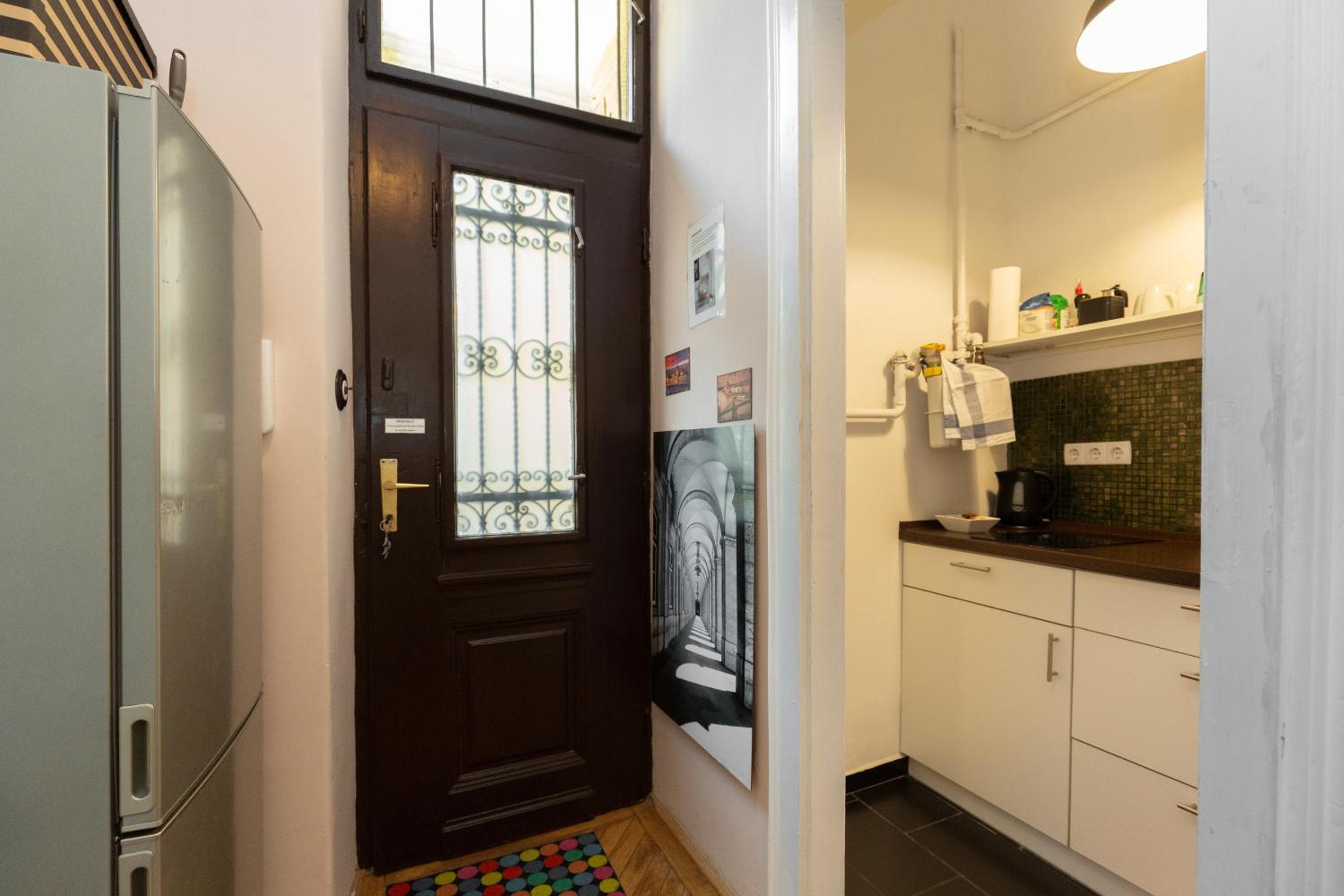 One-Bedroom Apartment - Photo 31