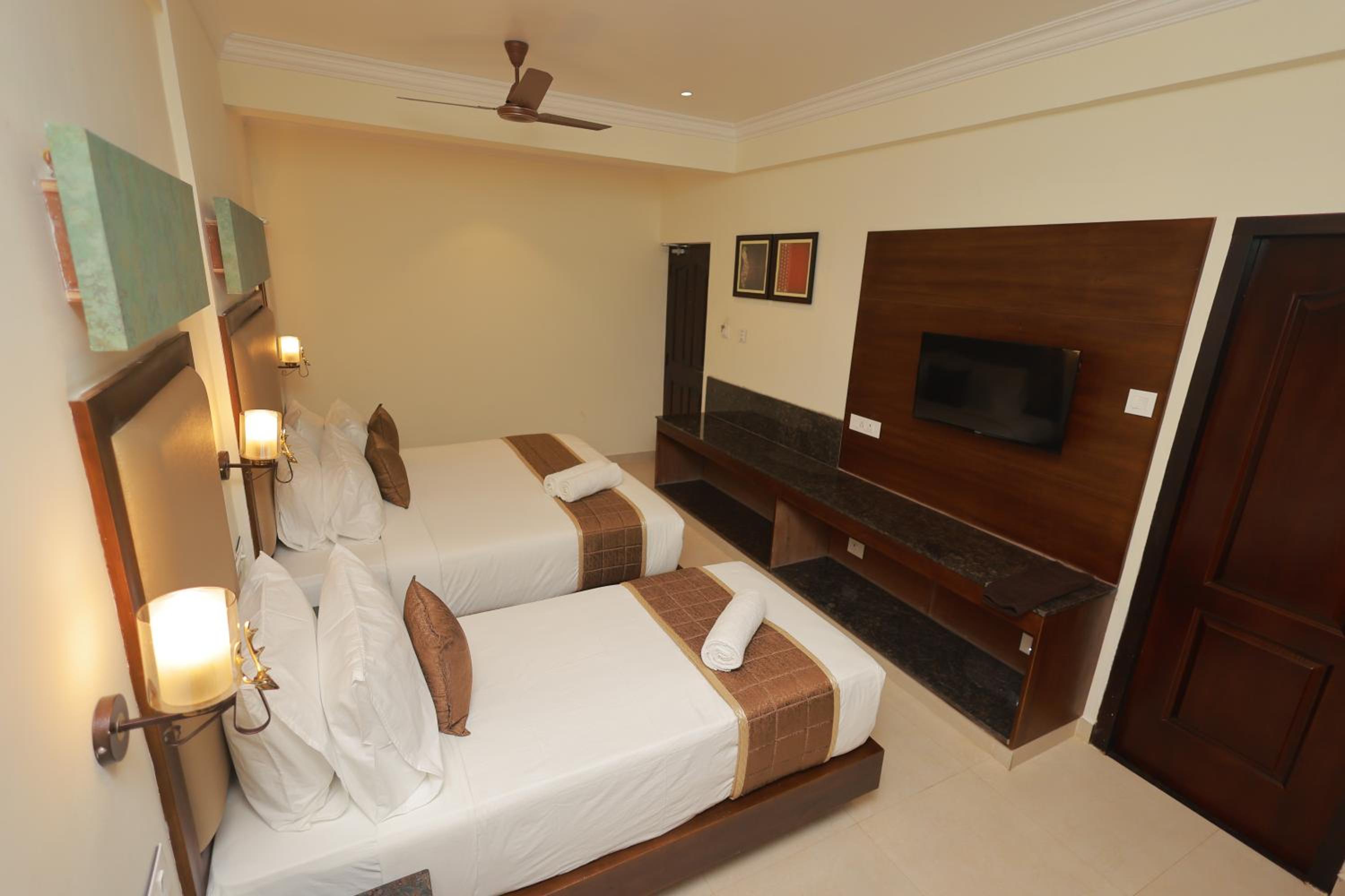 Superior Triple Room photo 3