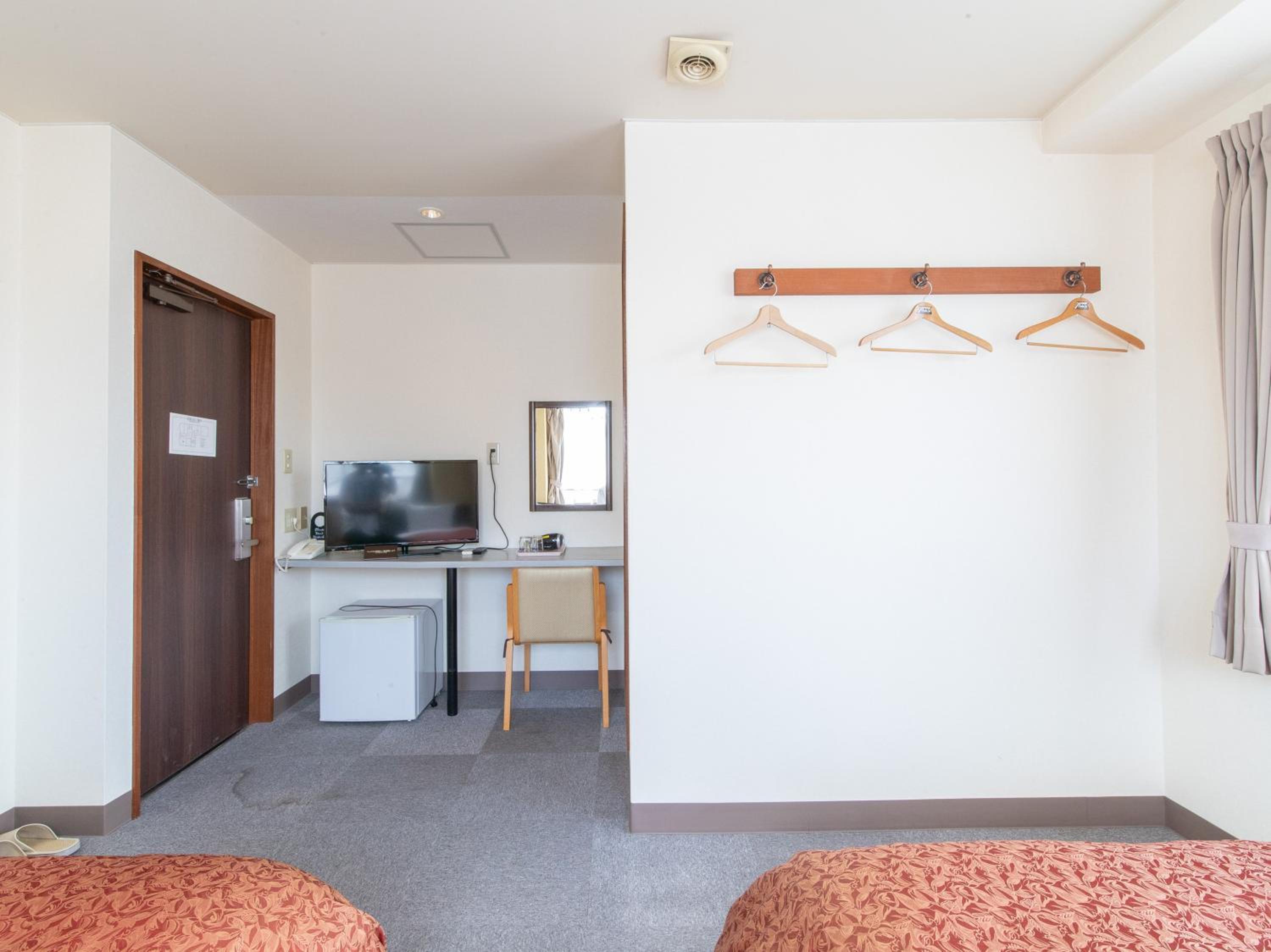Twin Room - Photo 7