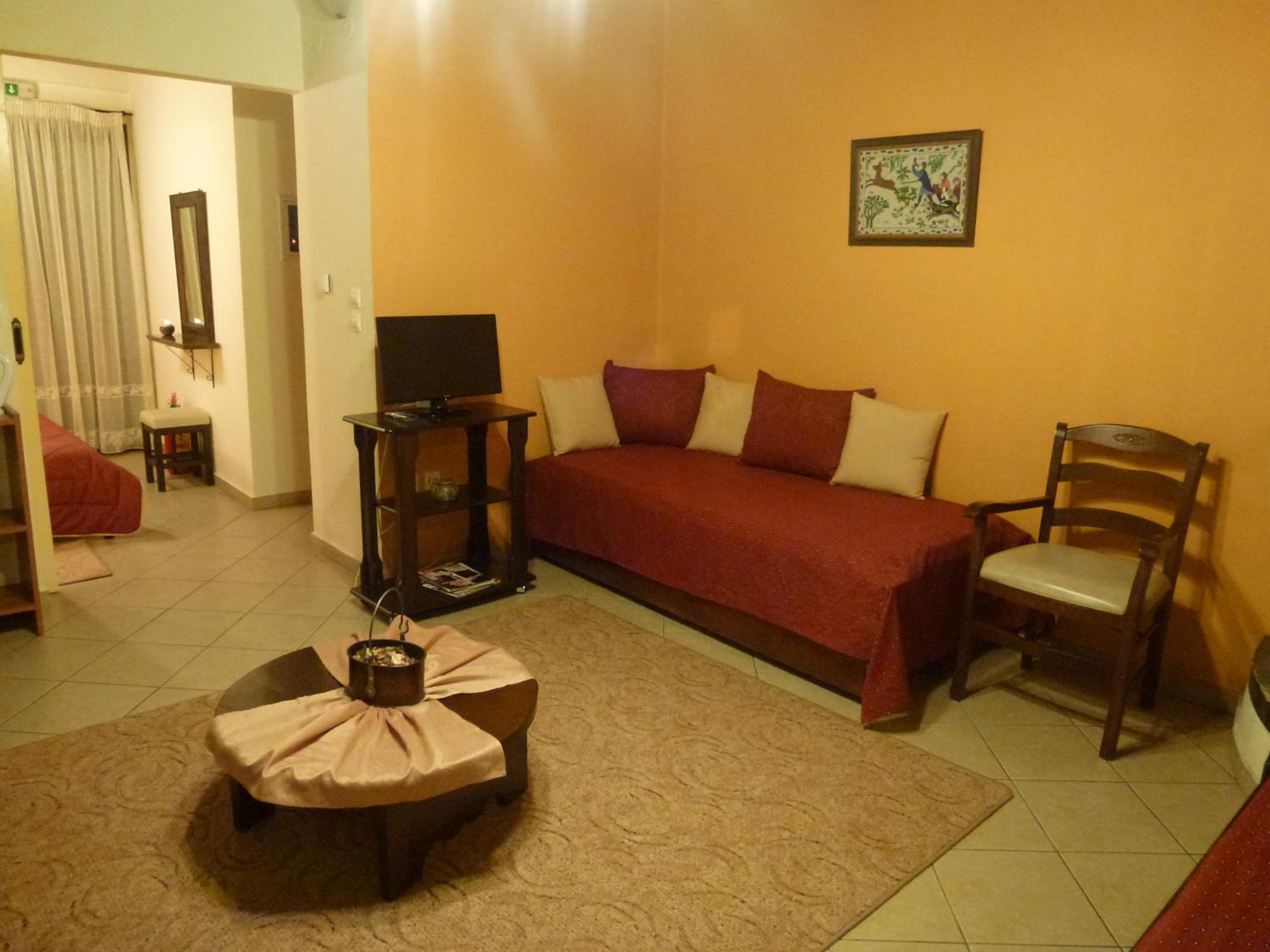 Studio with Fireplace - Photo 7