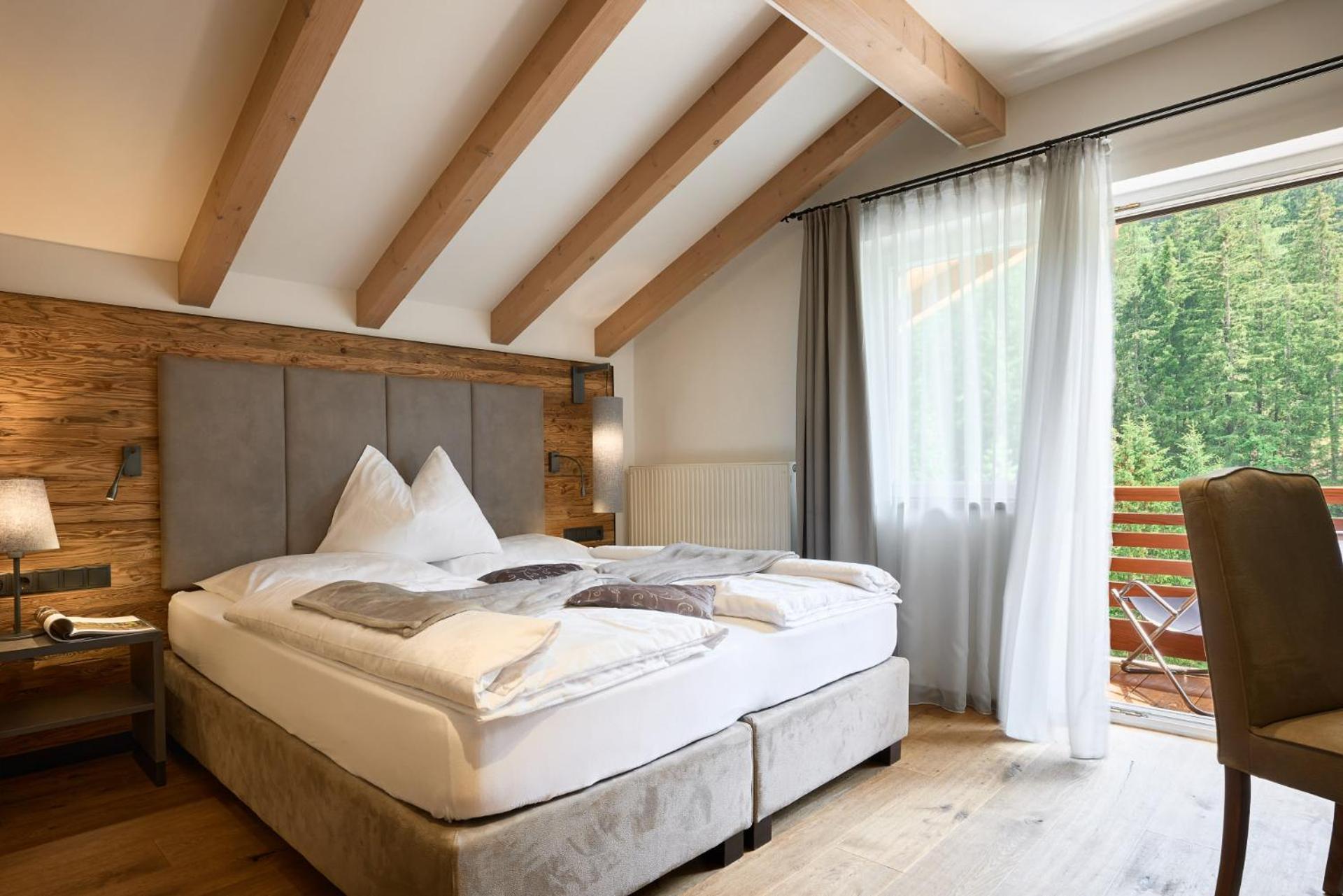 Double Room with Balcony - Attic photo 3