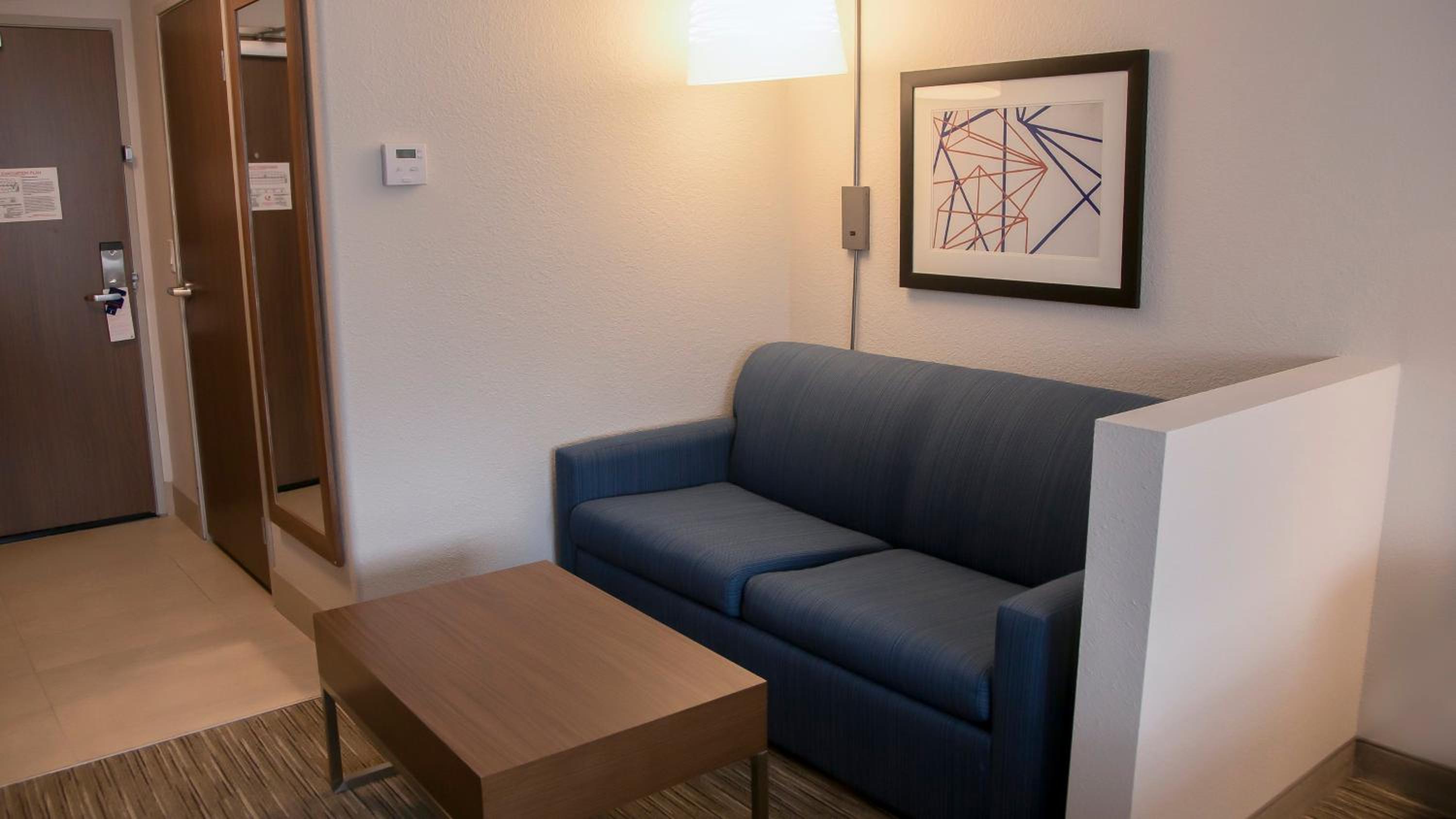 King Suite with Sofa Bed - Photo 4