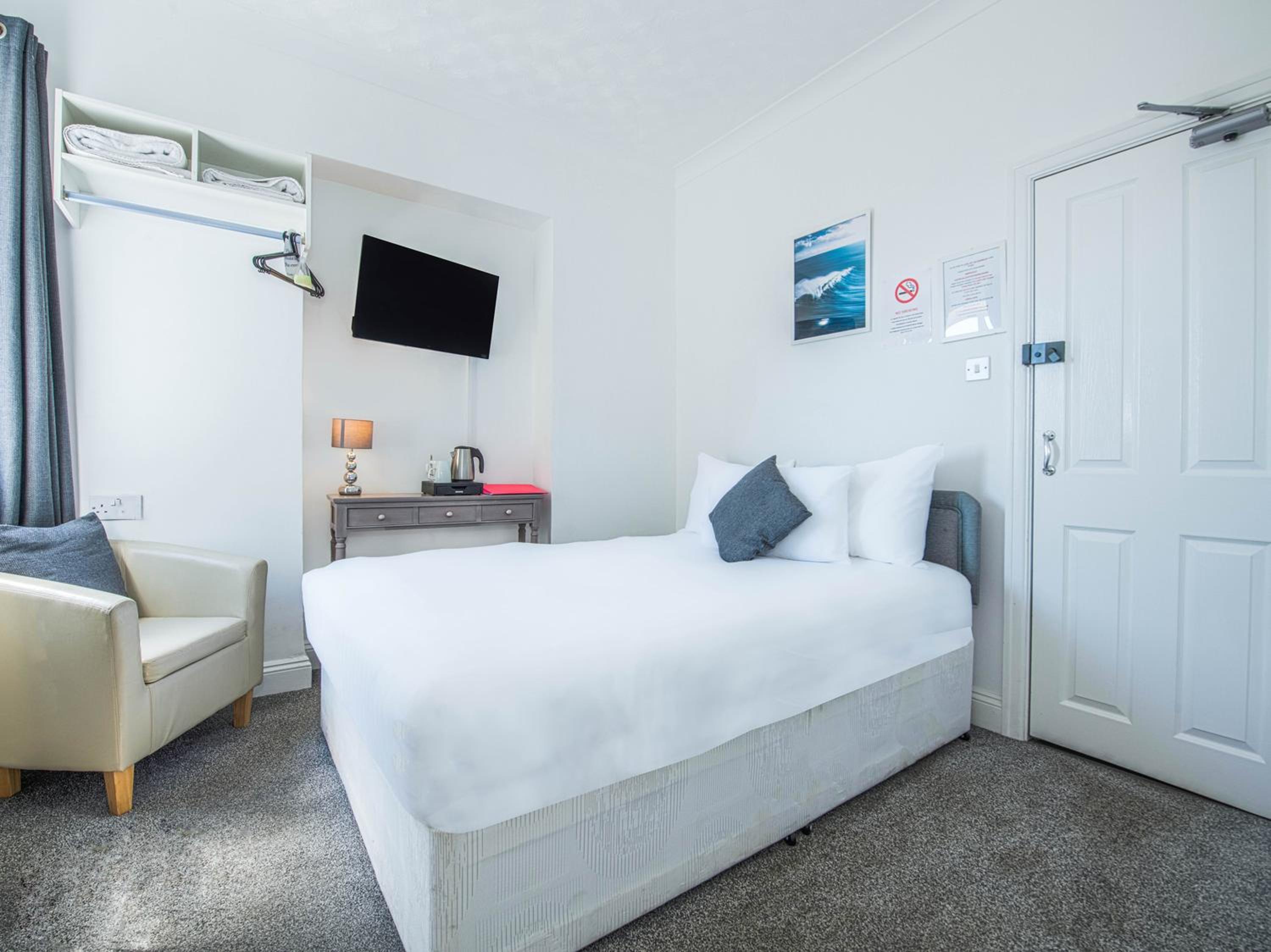 Standard Twin Room - Photo 1