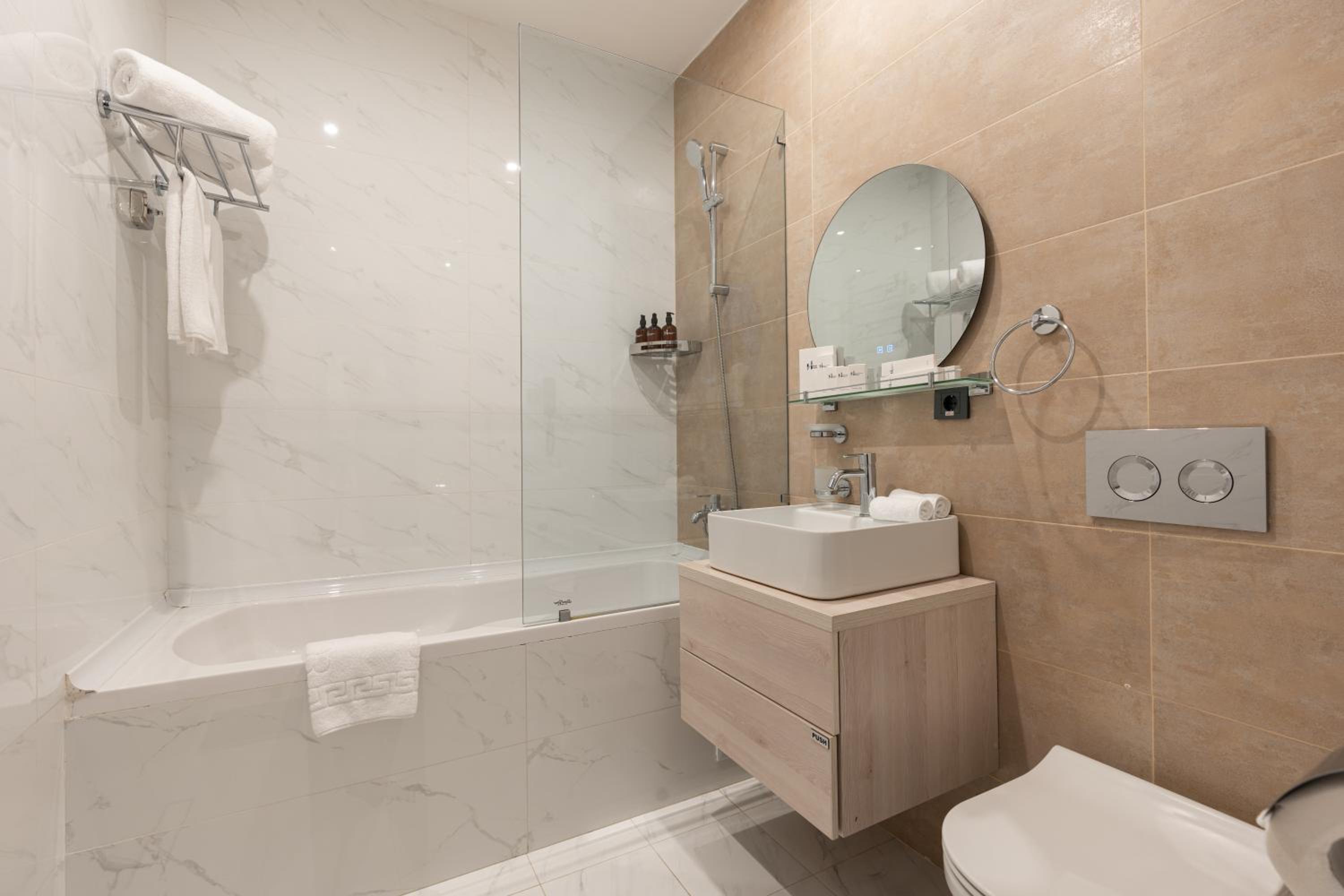Double Room - Photo 4