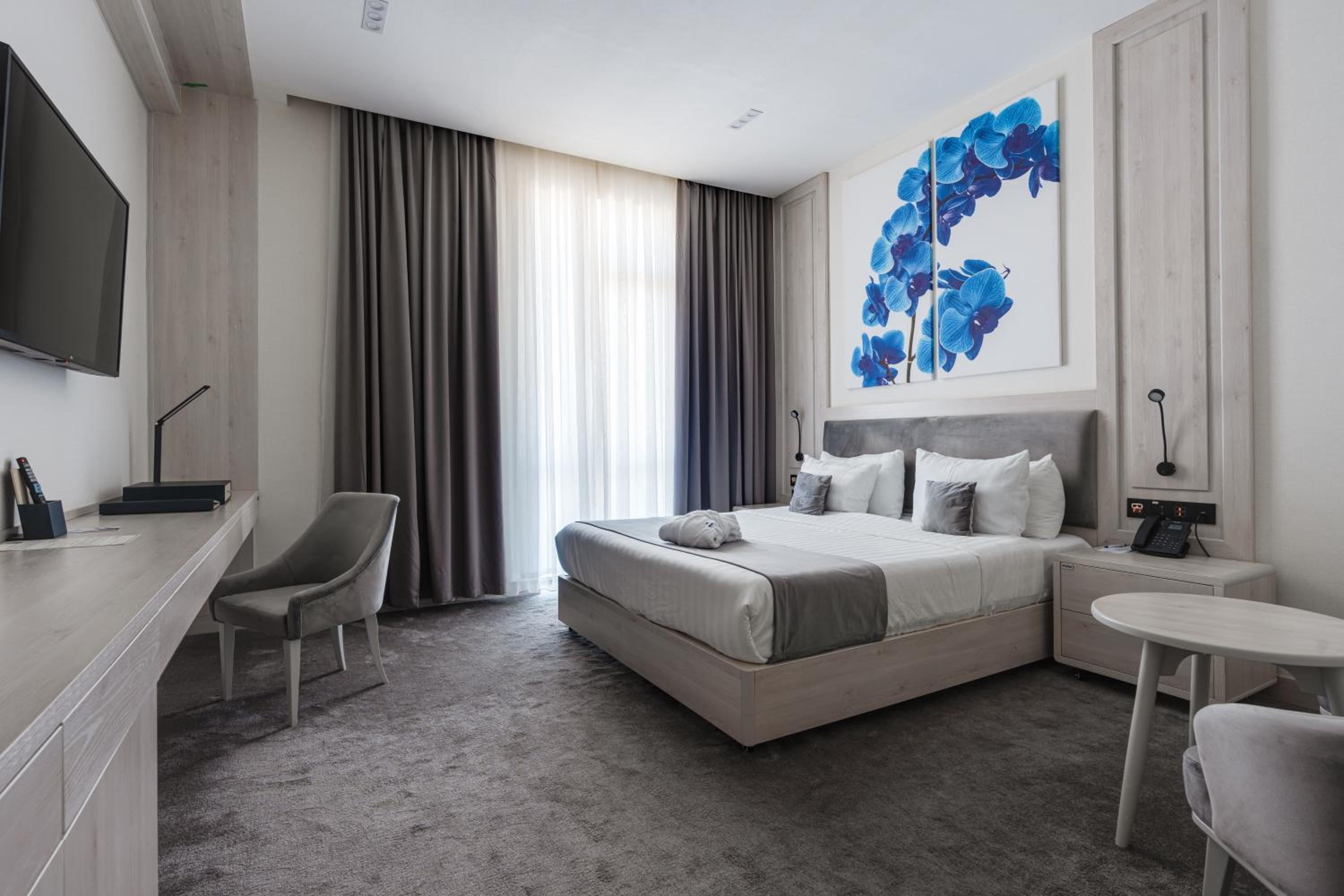 Double Room - Photo 3