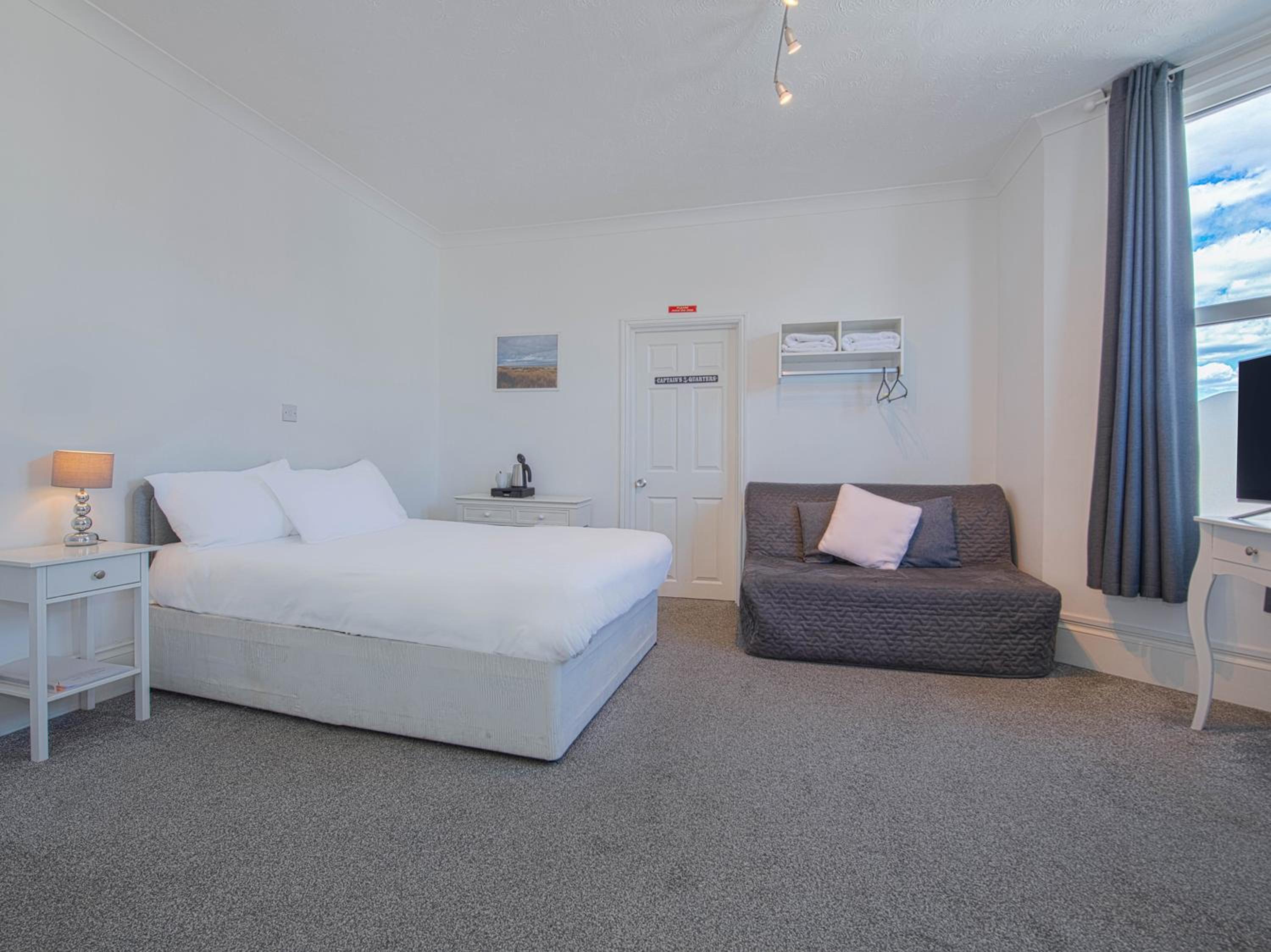 Standard Triple Room - Photo 2