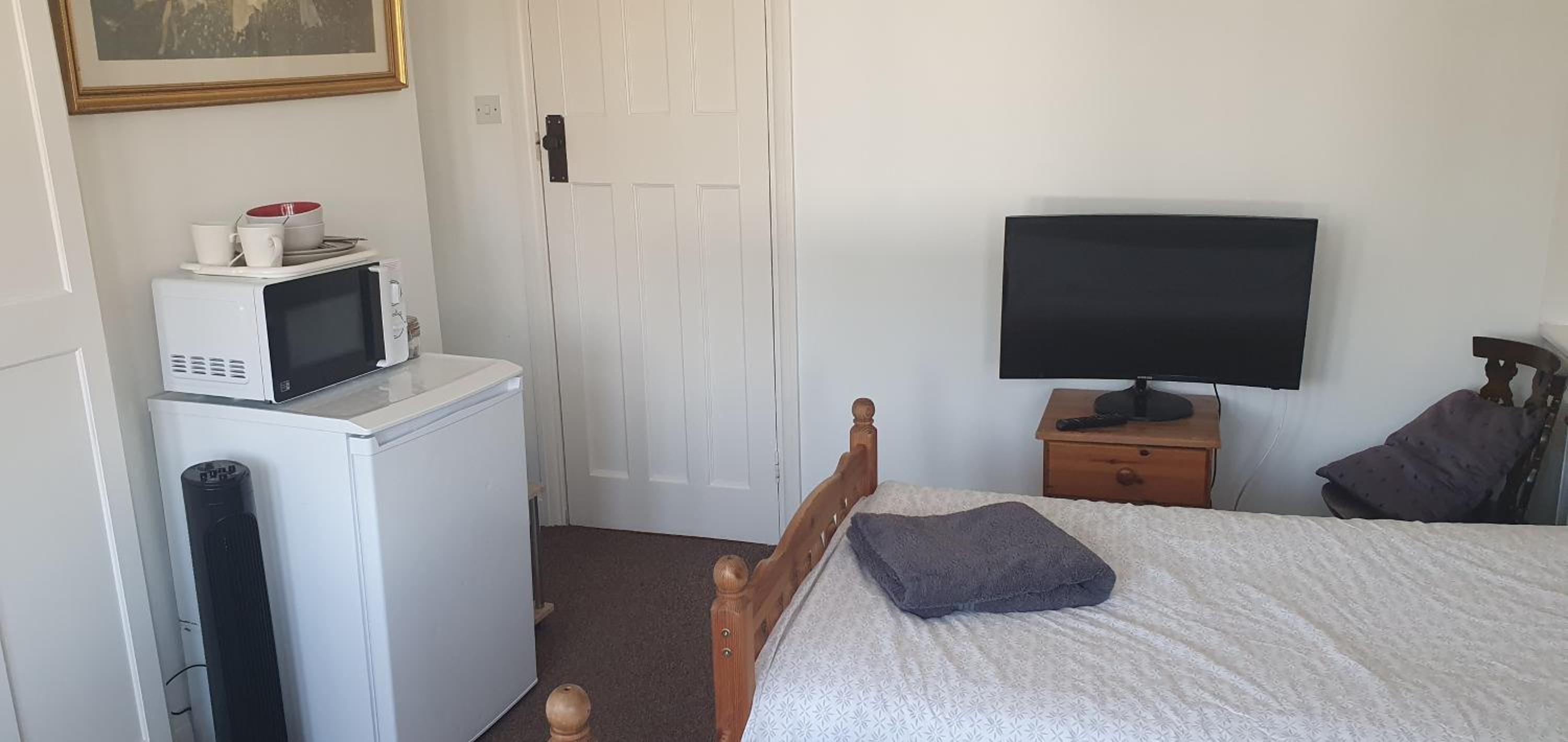 Standard Twin Room With Shared Bathroom photo 2
