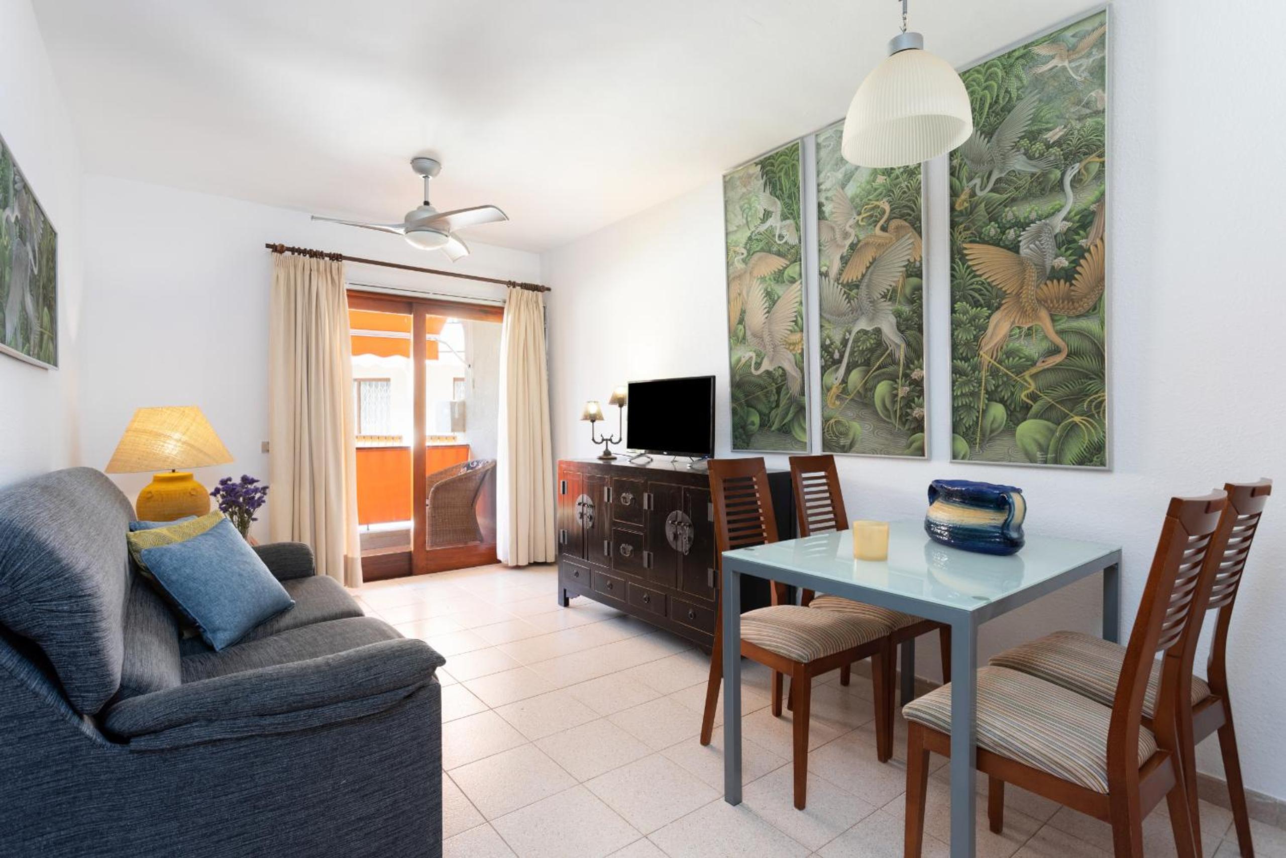 Apartamento con Balcón