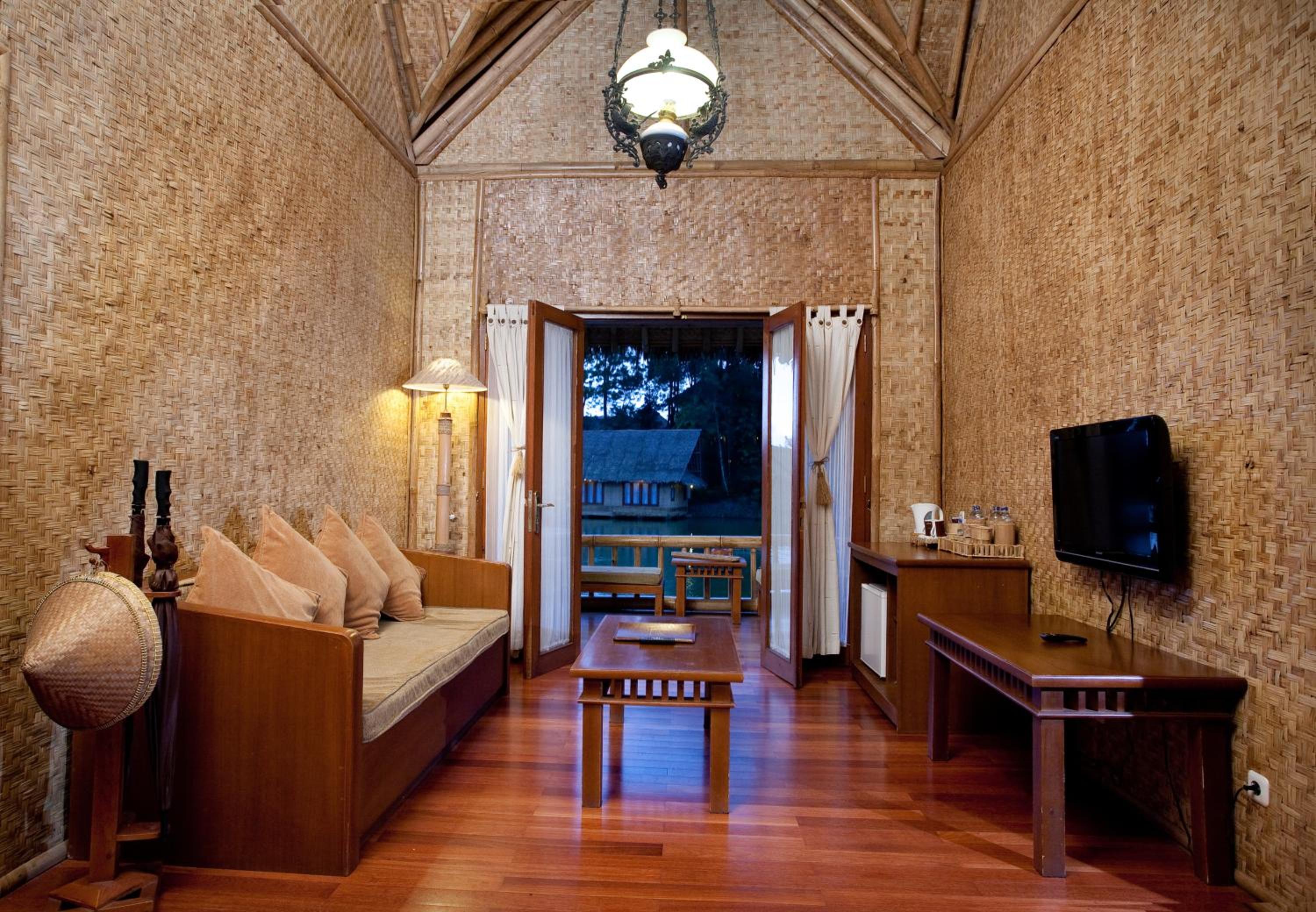 Waluran Suite Lake photo 3