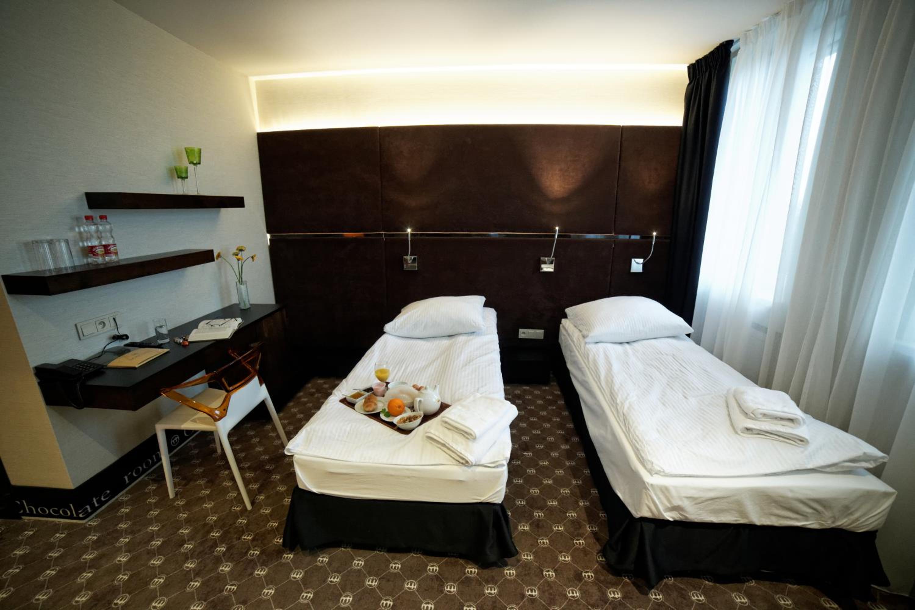 Twin Room - Photo 1