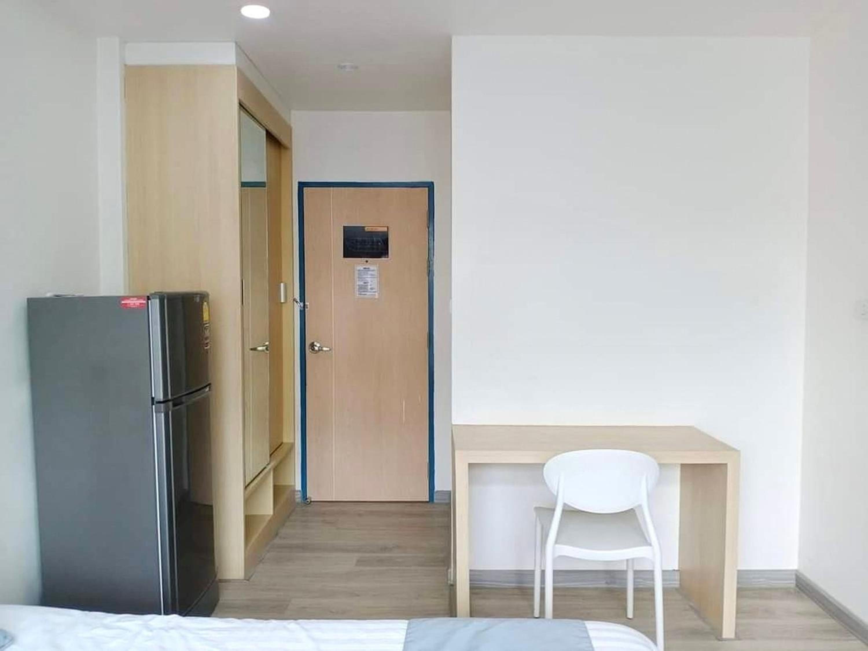 Standard King Room photo 3