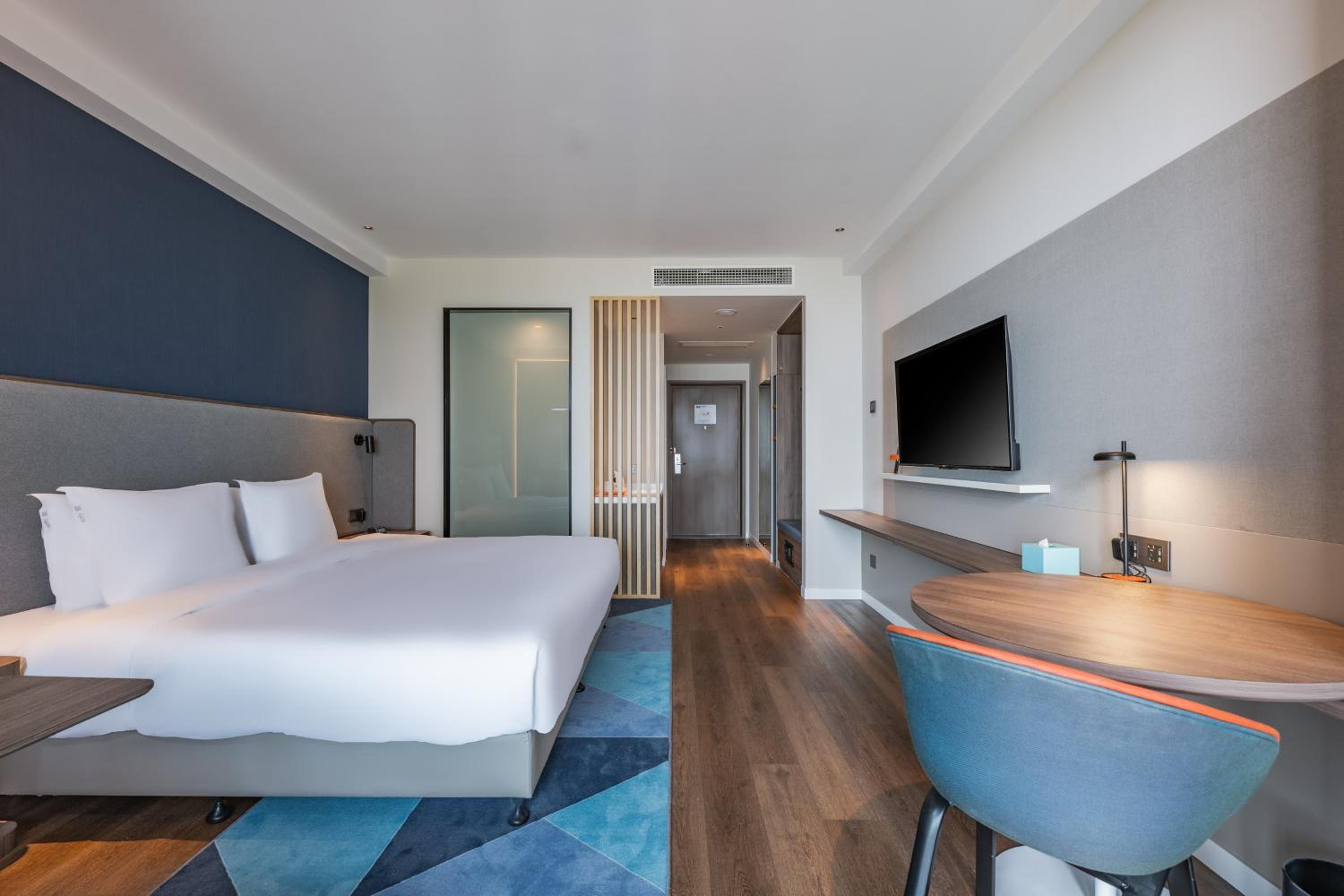 Standard King Room - Photo 4